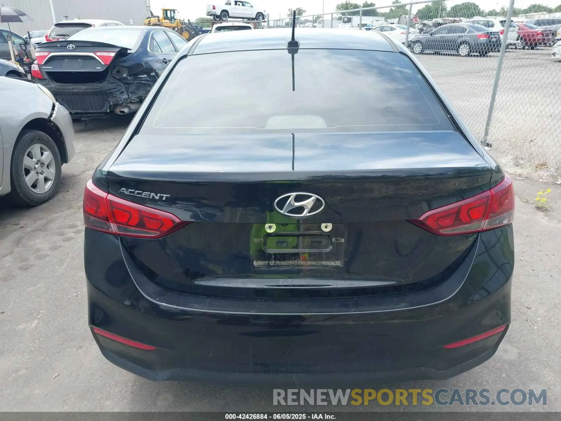 16 Photograph of a damaged car 3KPC24A63ME148528 HYUNDAI ACCENT 2021