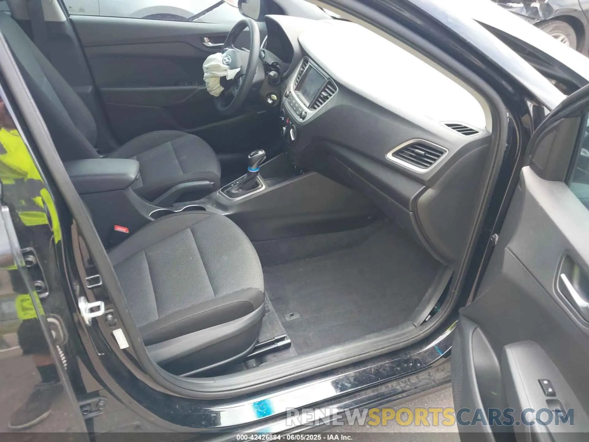5 Photograph of a damaged car 3KPC24A63ME148528 HYUNDAI ACCENT 2021