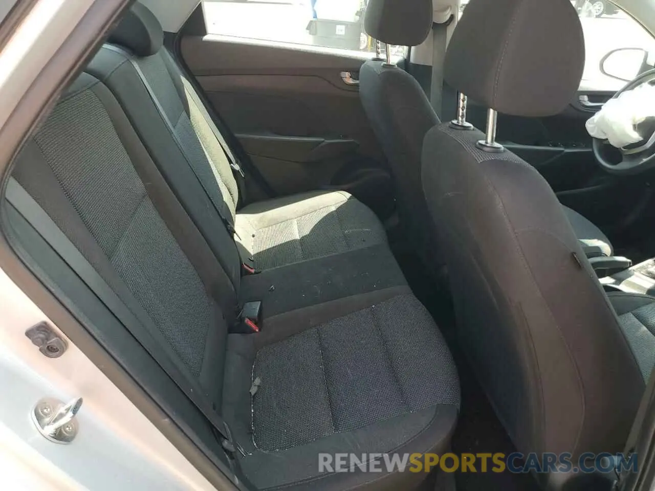 10 Photograph of a damaged car 3KPC24A63ME150778 HYUNDAI ACCENT 2021
