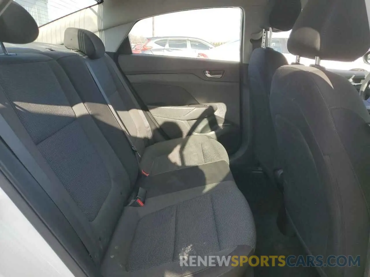 10 Photograph of a damaged car 3KPC24A64ME129471 HYUNDAI ACCENT 2021