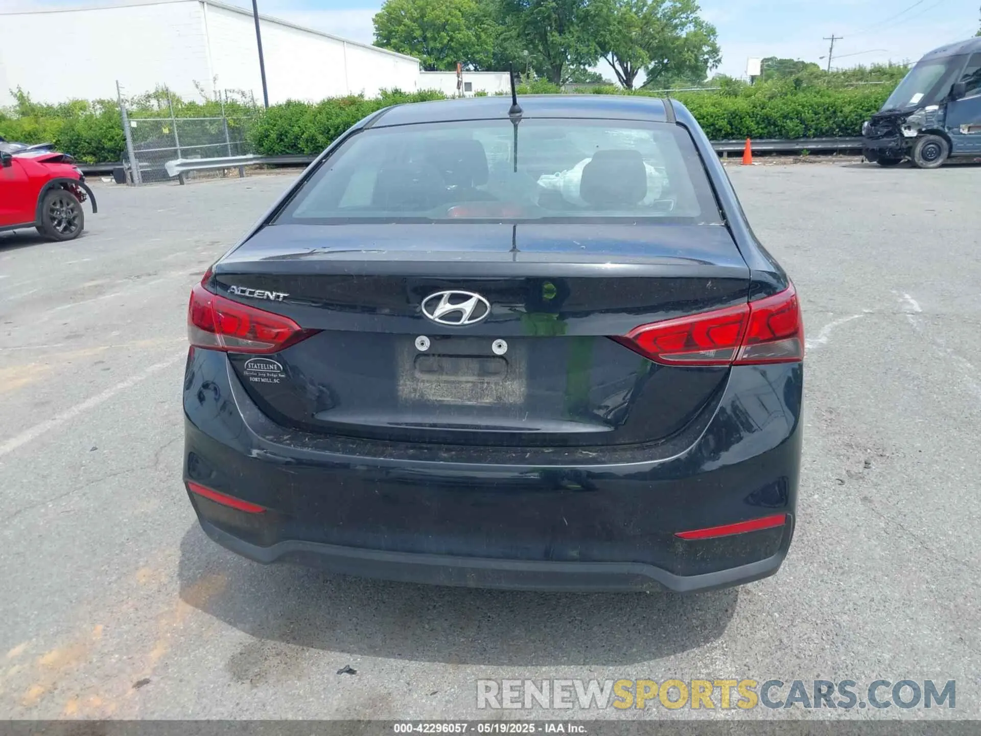 16 Photograph of a damaged car 3KPC24A64ME130636 HYUNDAI ACCENT 2021