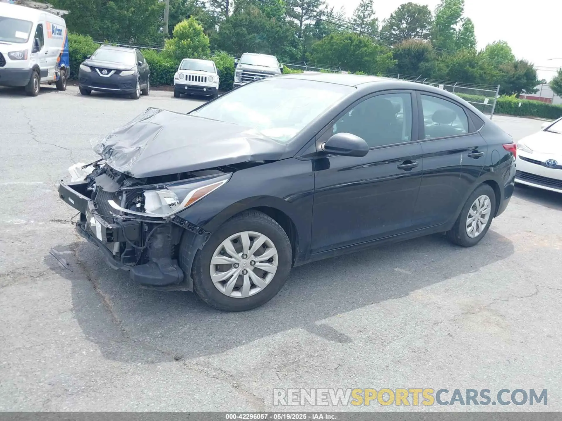 2 Photograph of a damaged car 3KPC24A64ME130636 HYUNDAI ACCENT 2021