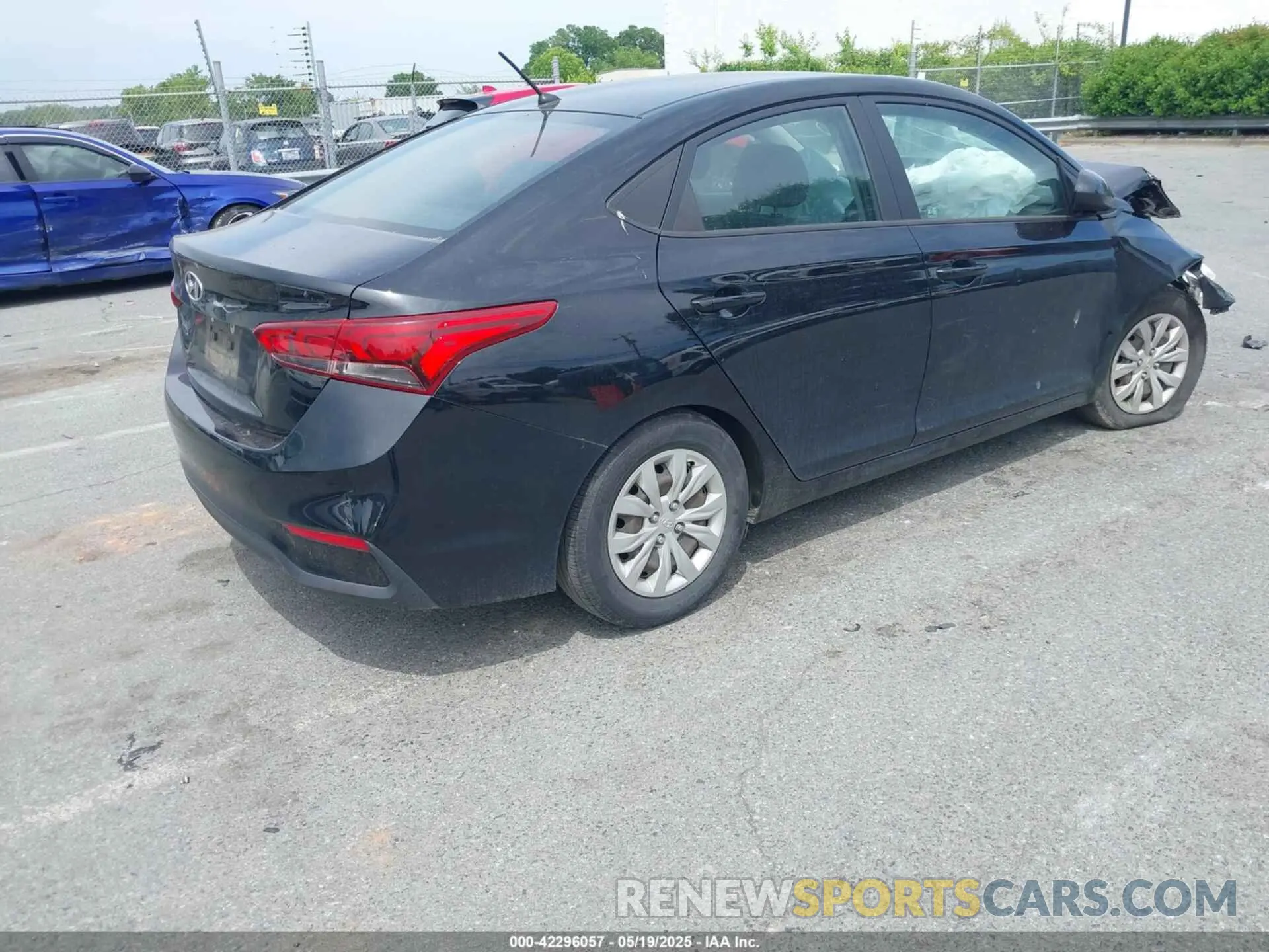 4 Photograph of a damaged car 3KPC24A64ME130636 HYUNDAI ACCENT 2021