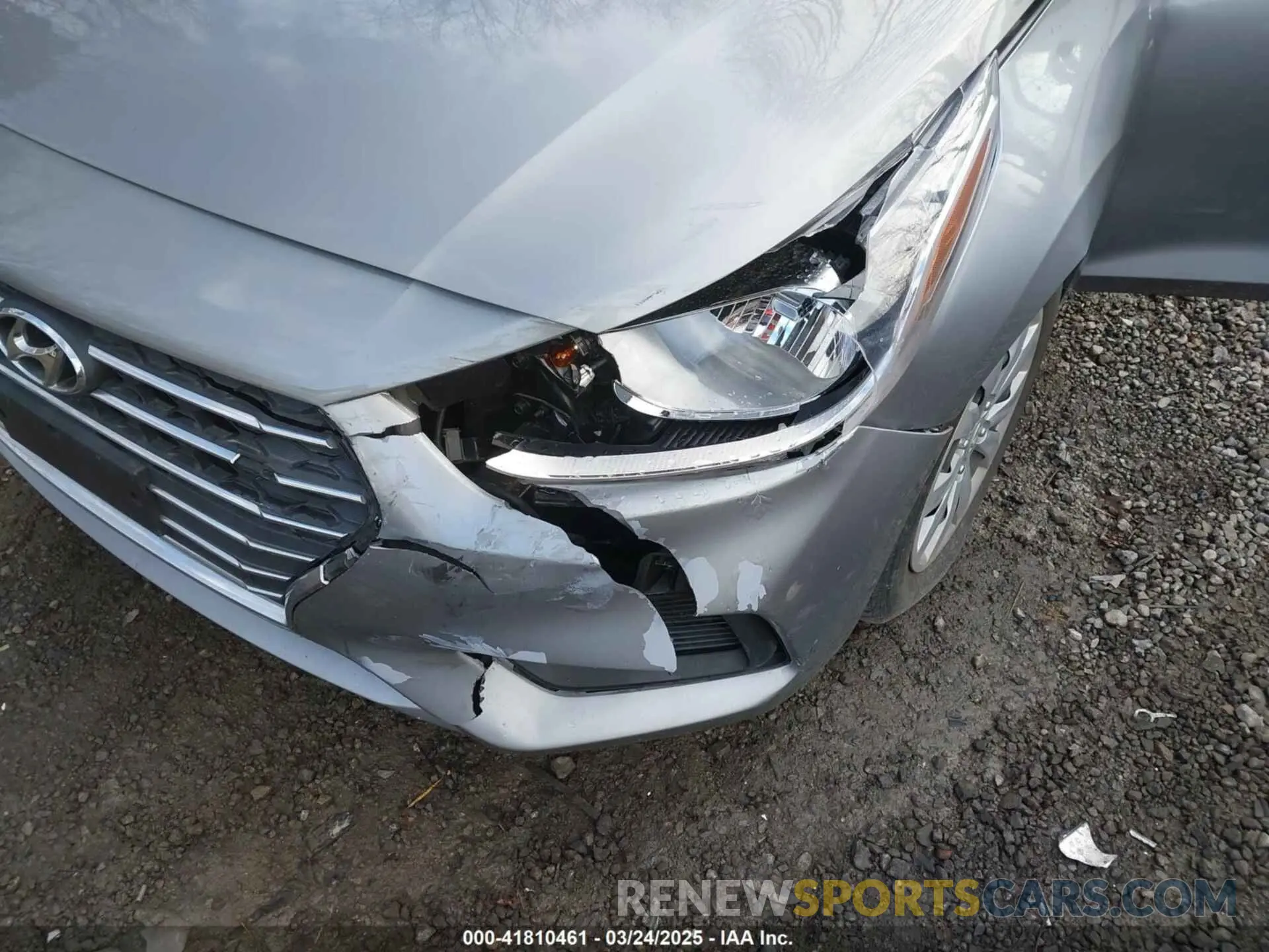 17 Photograph of a damaged car 3KPC24A64ME136307 HYUNDAI ACCENT 2021