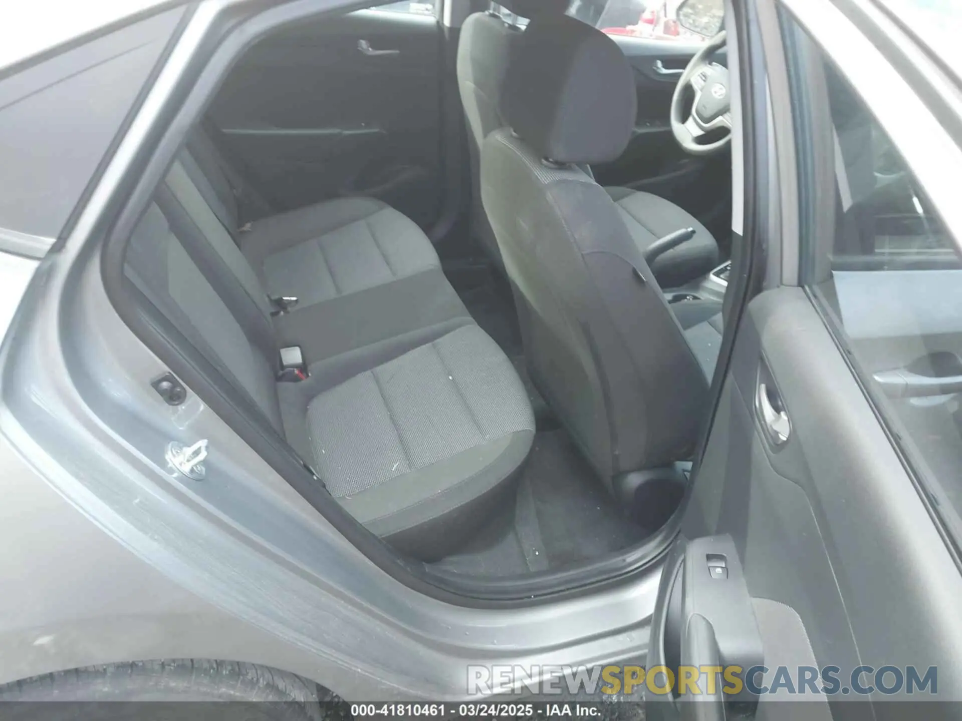 8 Photograph of a damaged car 3KPC24A64ME136307 HYUNDAI ACCENT 2021