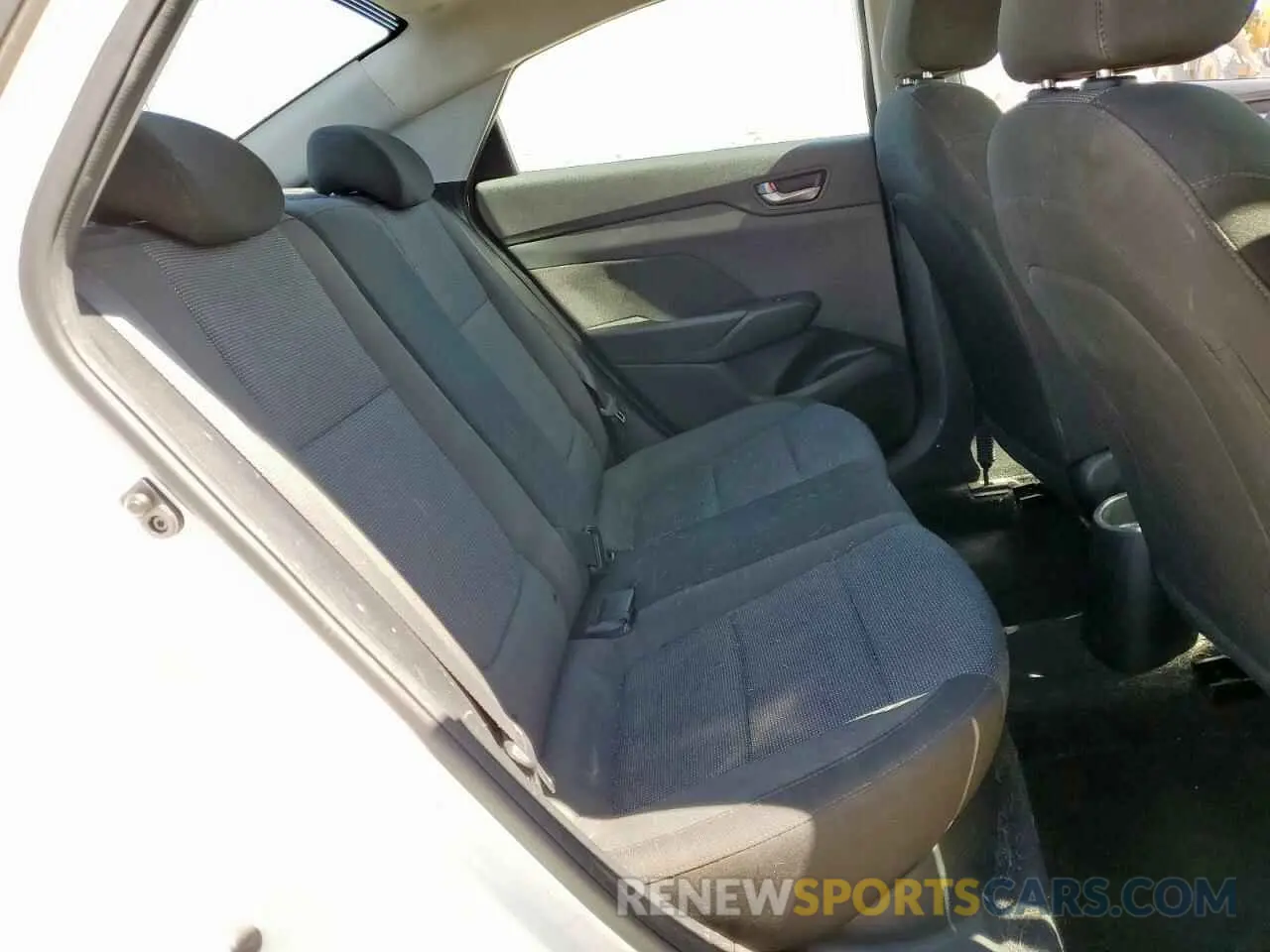 10 Photograph of a damaged car 3KPC24A64ME138364 HYUNDAI ACCENT 2021