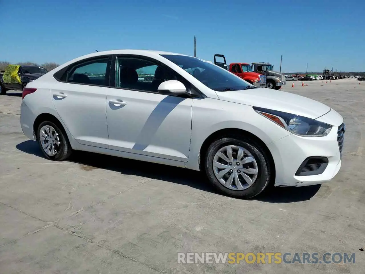 4 Photograph of a damaged car 3KPC24A64ME138364 HYUNDAI ACCENT 2021