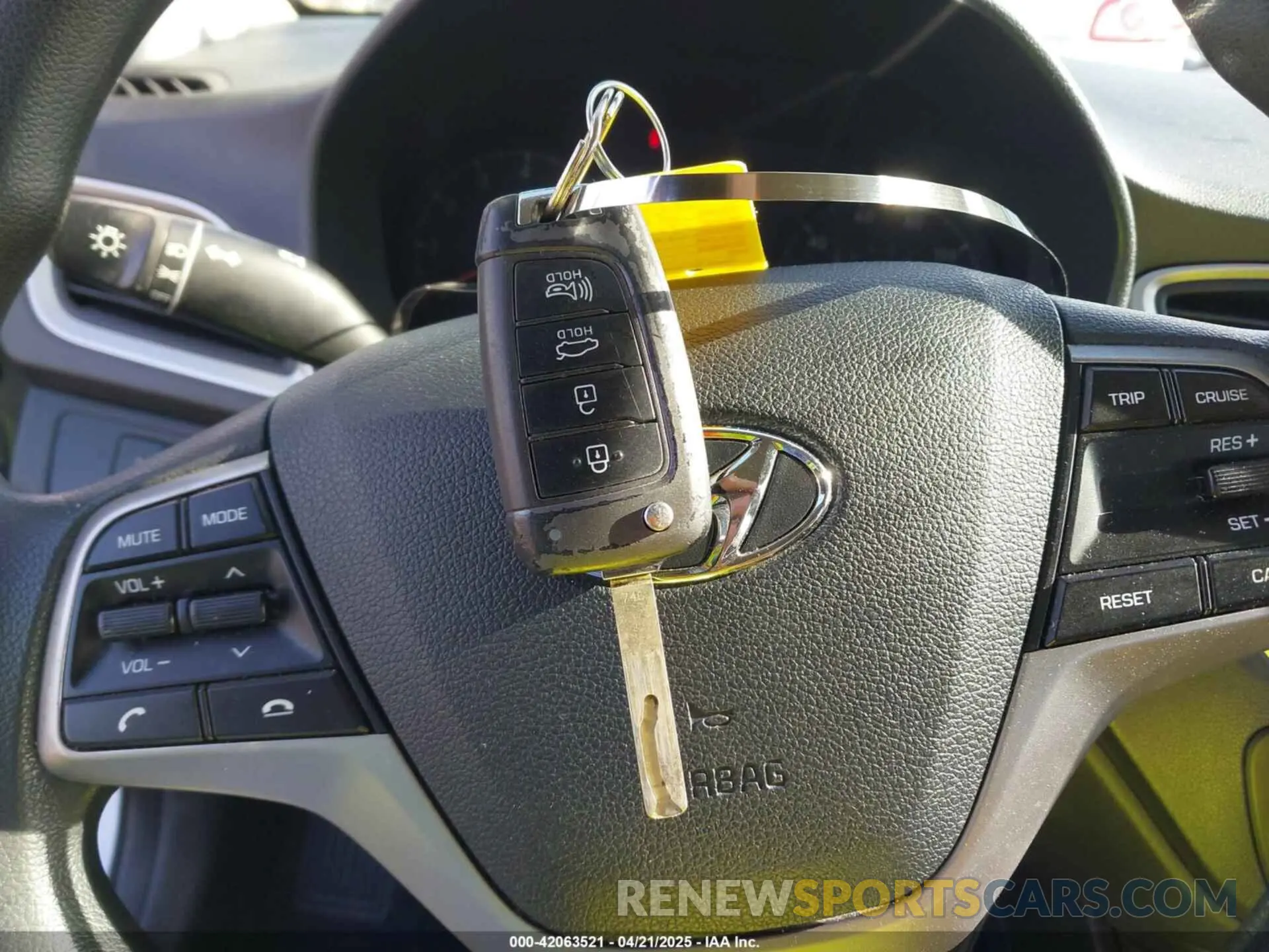 11 Photograph of a damaged car 3KPC24A64ME146982 HYUNDAI ACCENT 2021