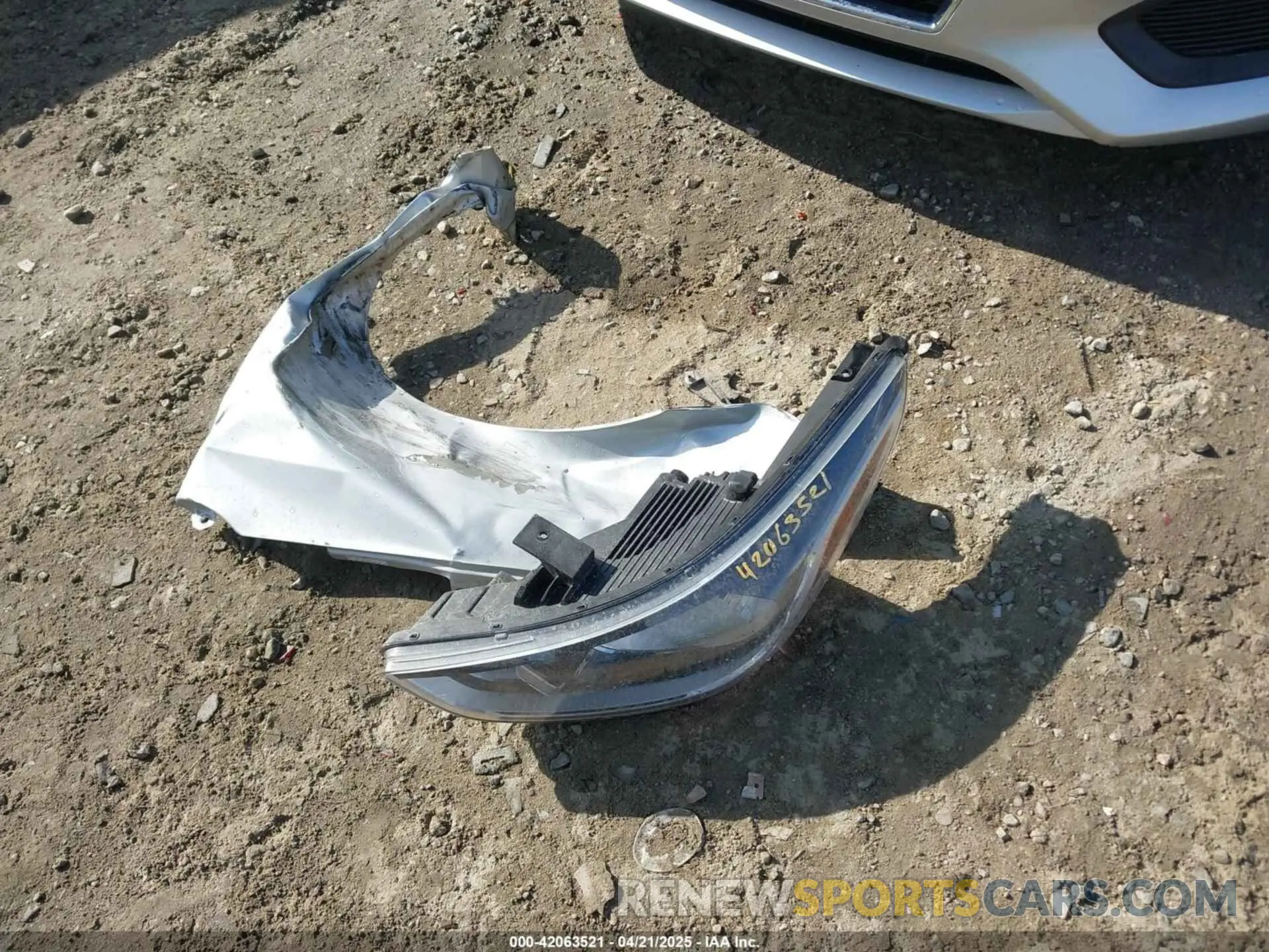 12 Photograph of a damaged car 3KPC24A64ME146982 HYUNDAI ACCENT 2021