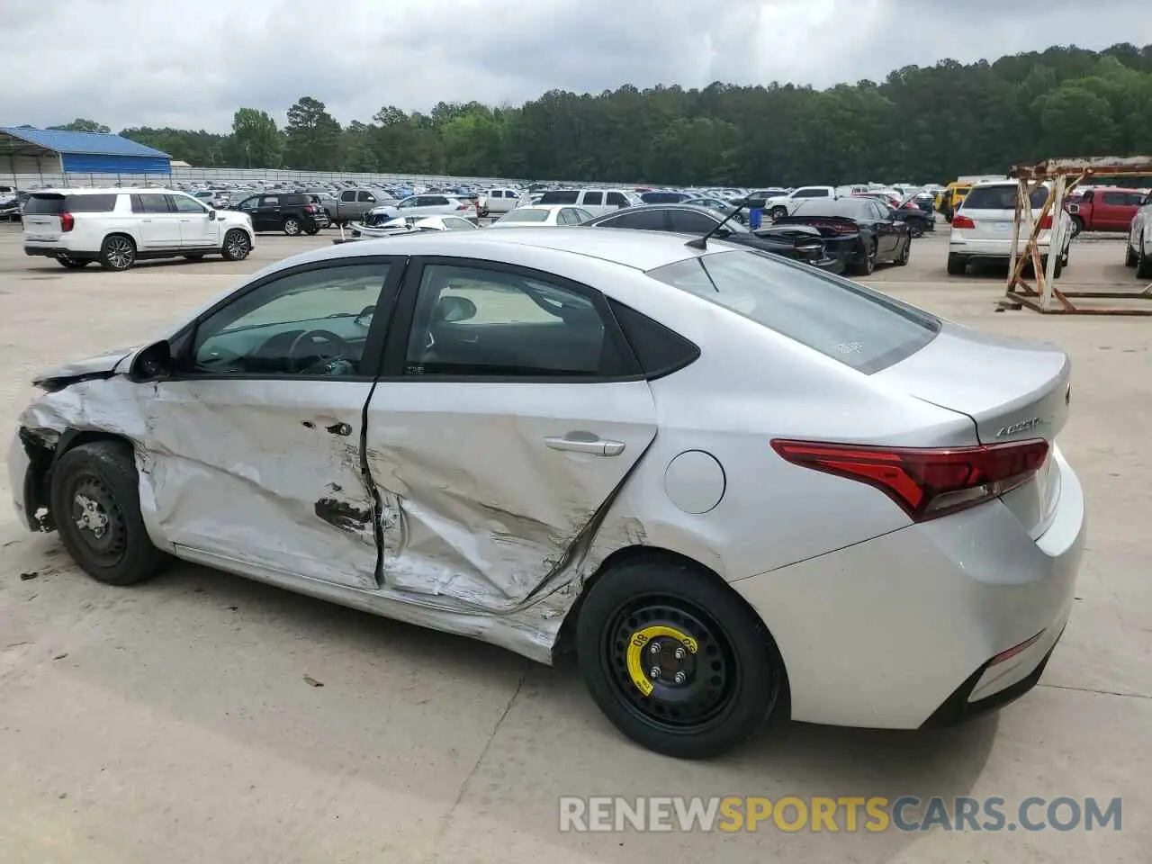 2 Photograph of a damaged car 3KPC24A64ME147212 HYUNDAI ACCENT 2021