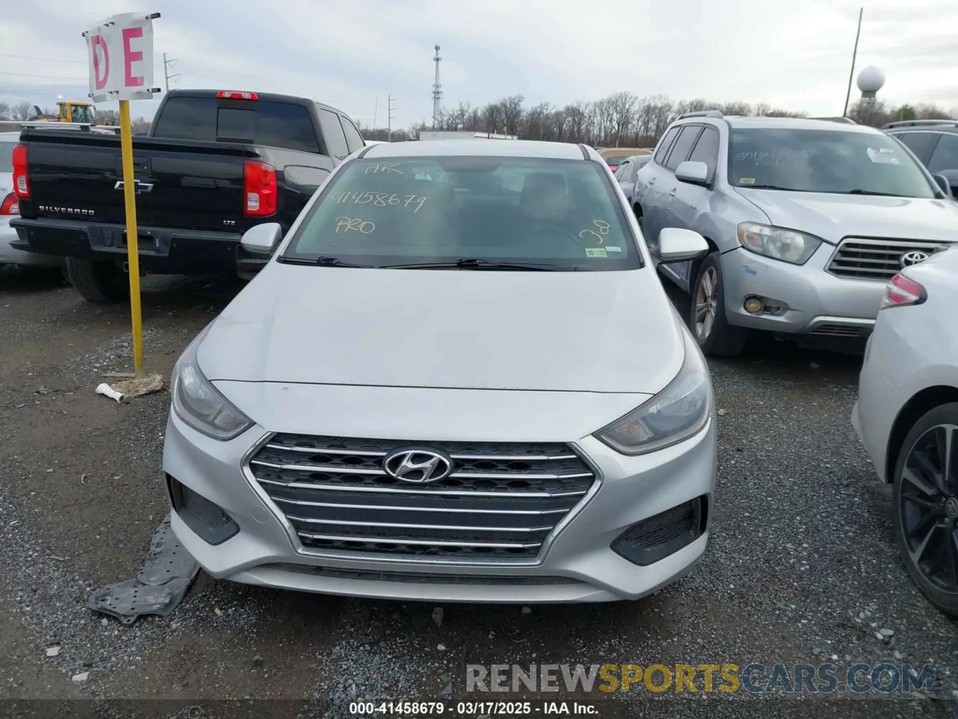 12 Photograph of a damaged car 3KPC24A65ME130435 HYUNDAI ACCENT 2021