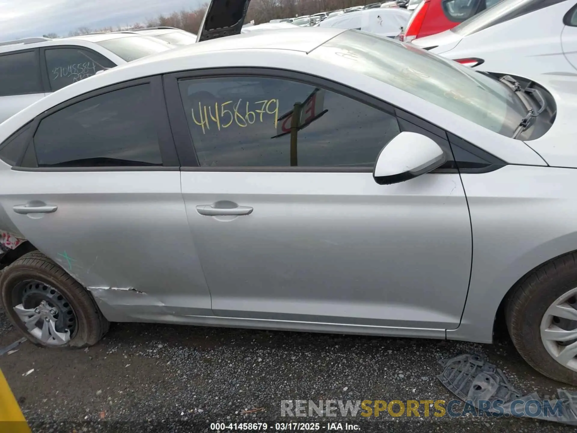 13 Photograph of a damaged car 3KPC24A65ME130435 HYUNDAI ACCENT 2021
