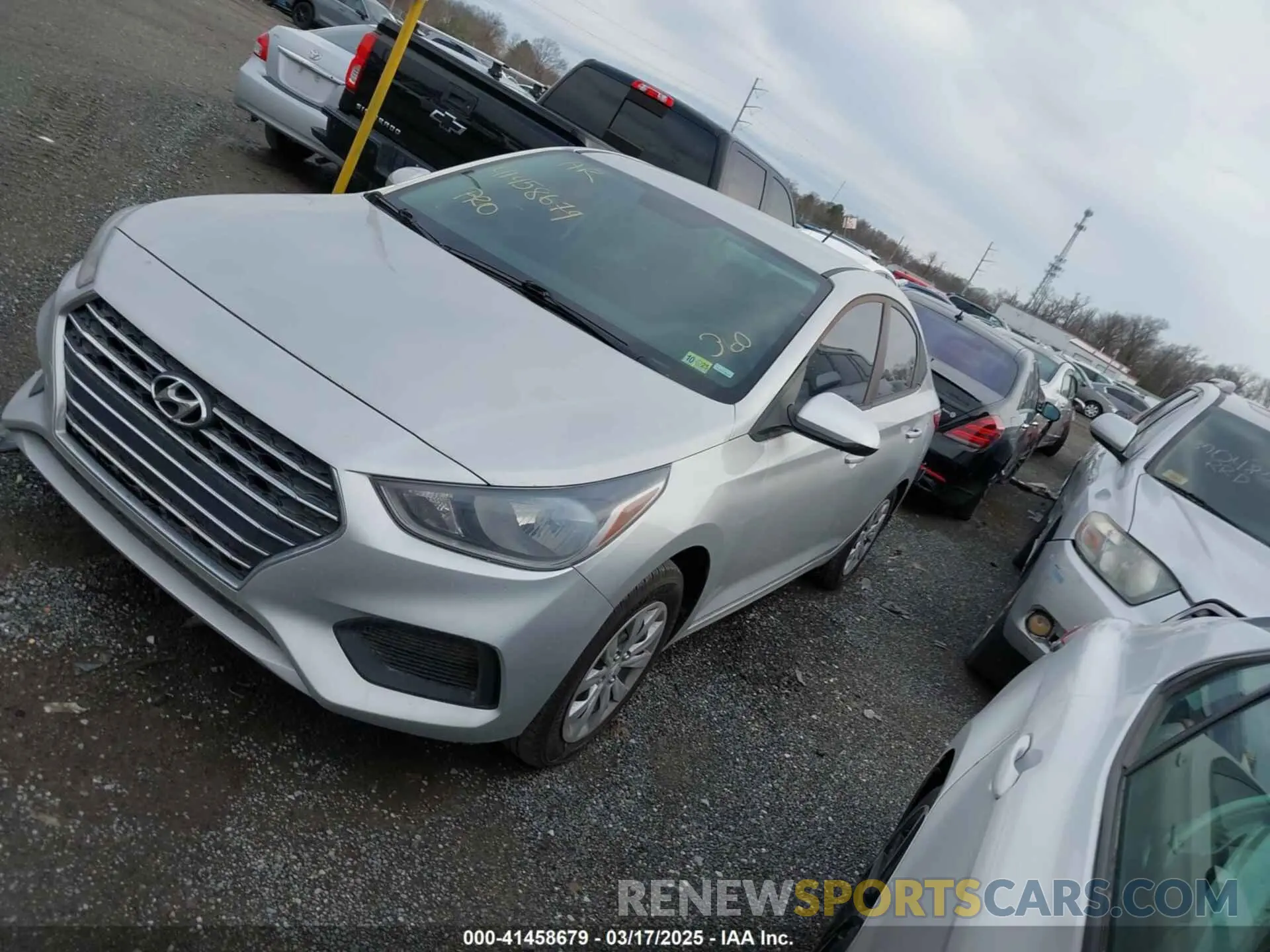 2 Photograph of a damaged car 3KPC24A65ME130435 HYUNDAI ACCENT 2021