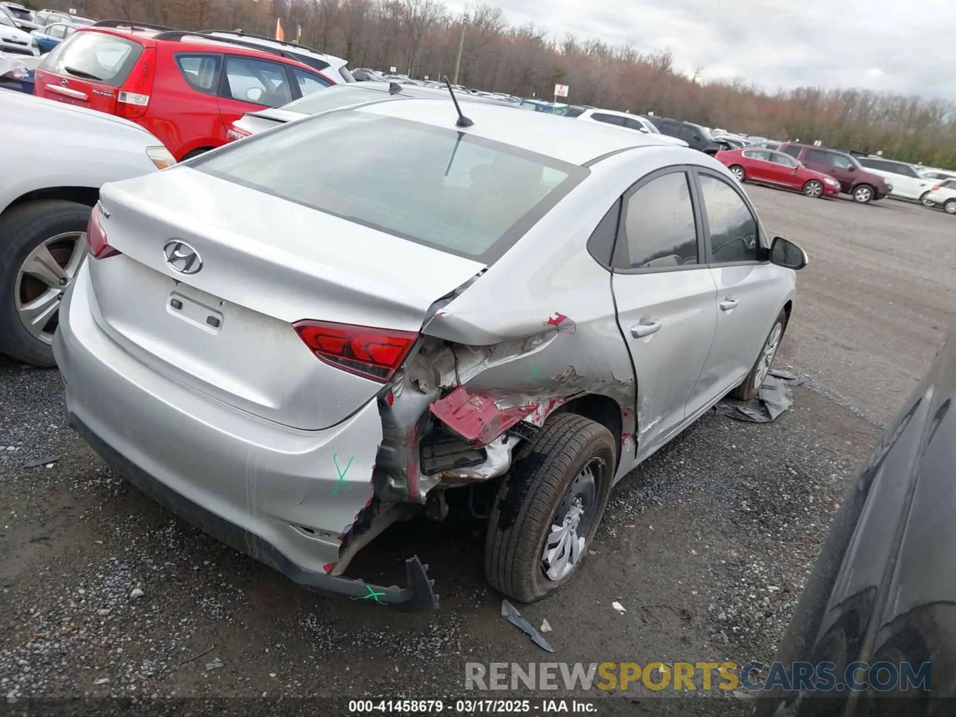 4 Photograph of a damaged car 3KPC24A65ME130435 HYUNDAI ACCENT 2021