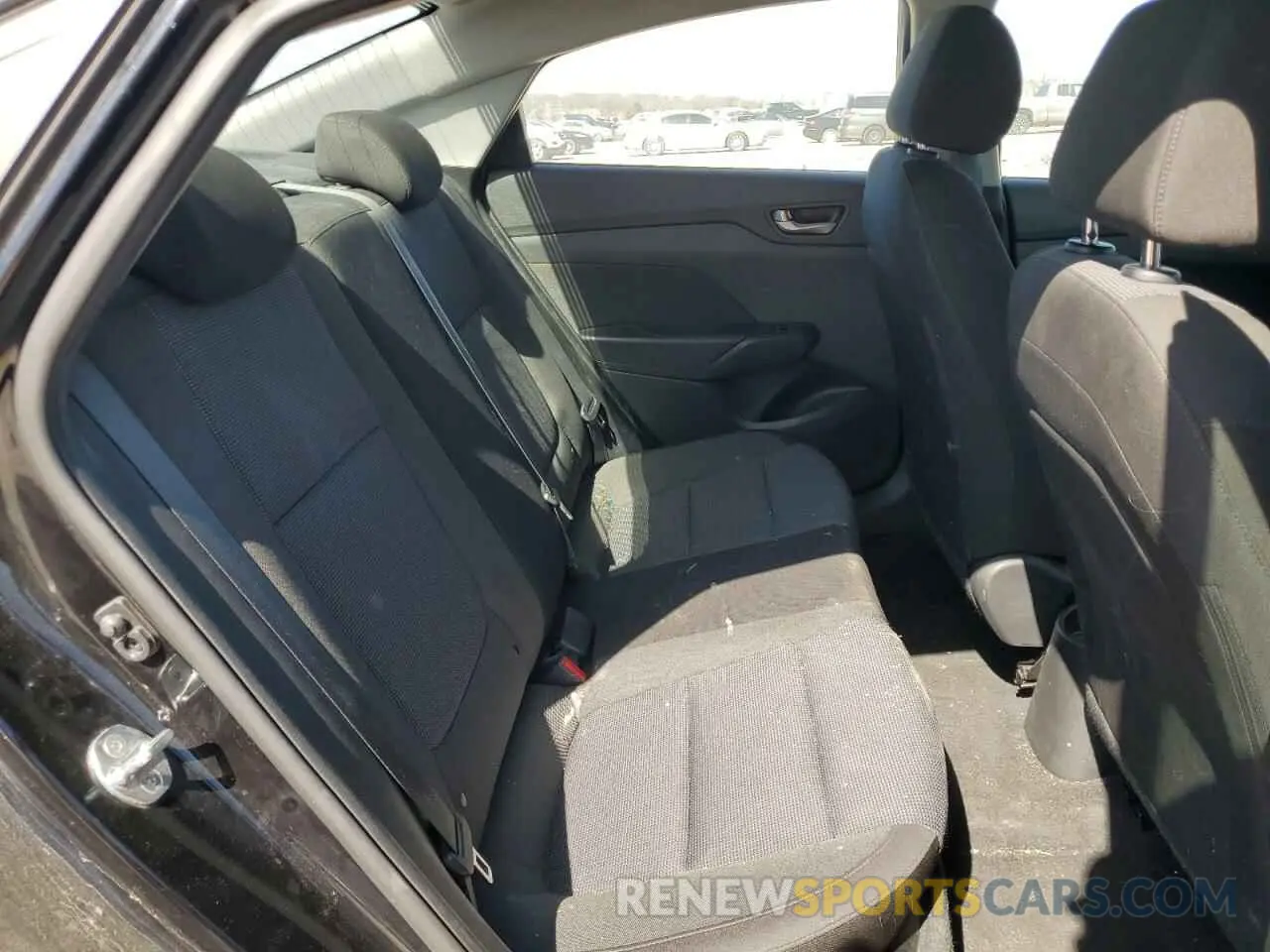 10 Photograph of a damaged car 3KPC24A65ME132671 HYUNDAI ACCENT 2021