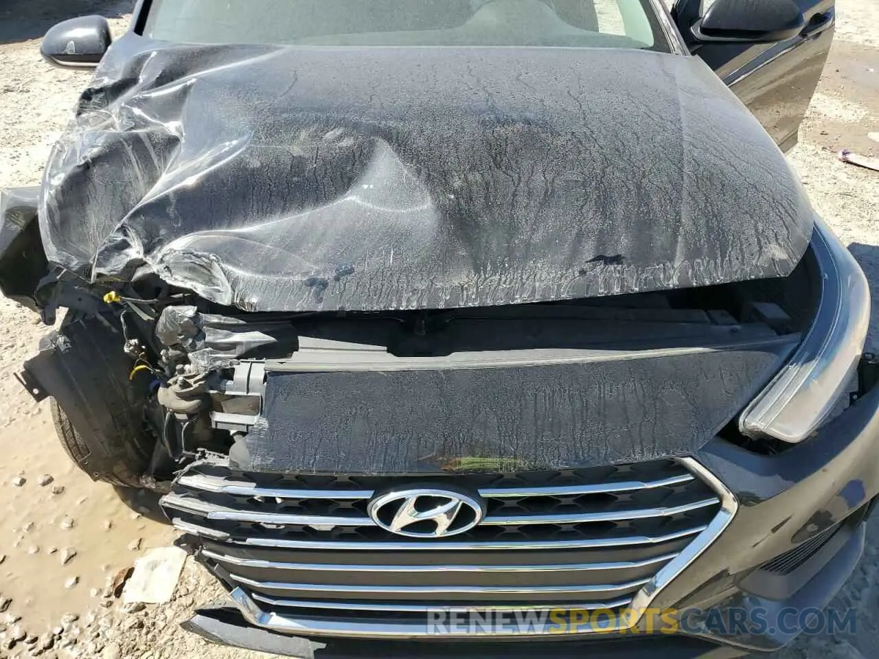 11 Photograph of a damaged car 3KPC24A65ME132671 HYUNDAI ACCENT 2021
