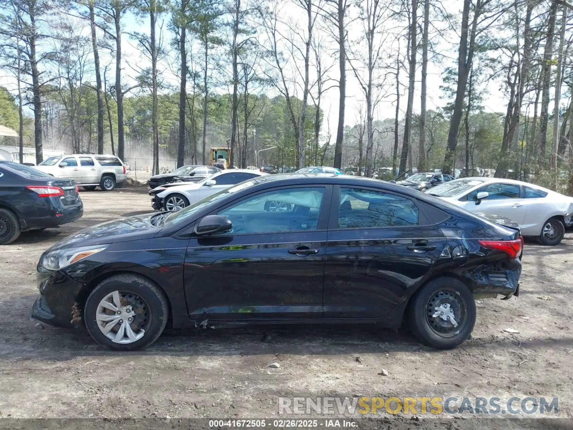 15 Photograph of a damaged car 3KPC24A65ME136235 HYUNDAI ACCENT 2021