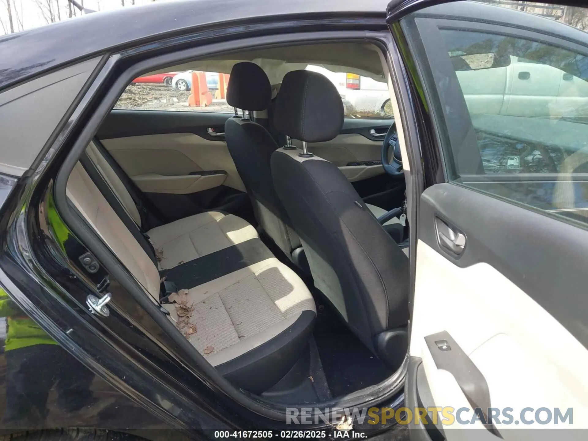 8 Photograph of a damaged car 3KPC24A65ME136235 HYUNDAI ACCENT 2021