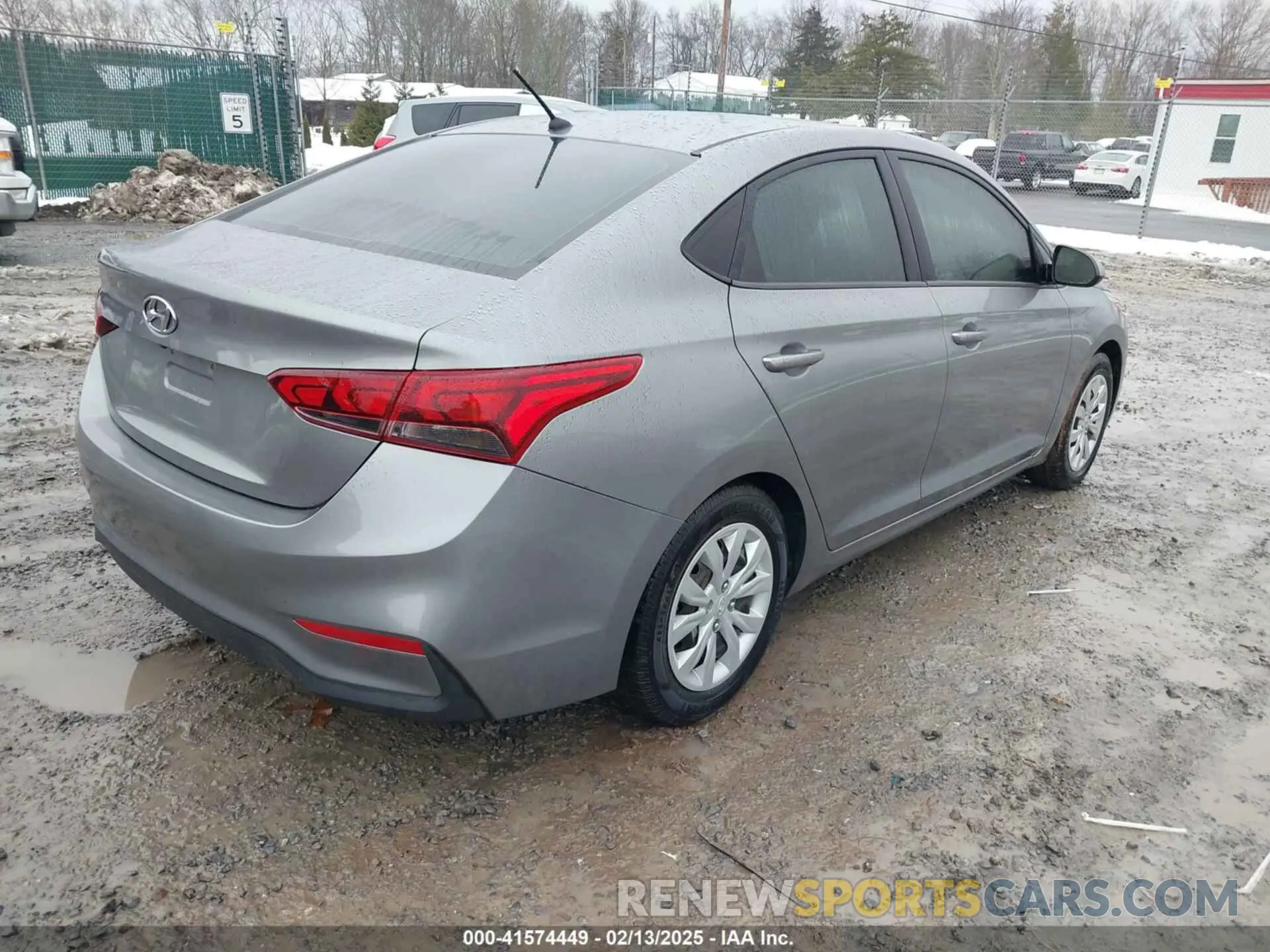 4 Photograph of a damaged car 3KPC24A65ME136297 HYUNDAI ACCENT 2021
