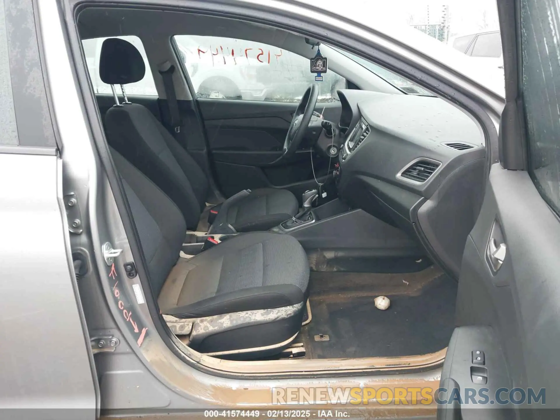 5 Photograph of a damaged car 3KPC24A65ME136297 HYUNDAI ACCENT 2021