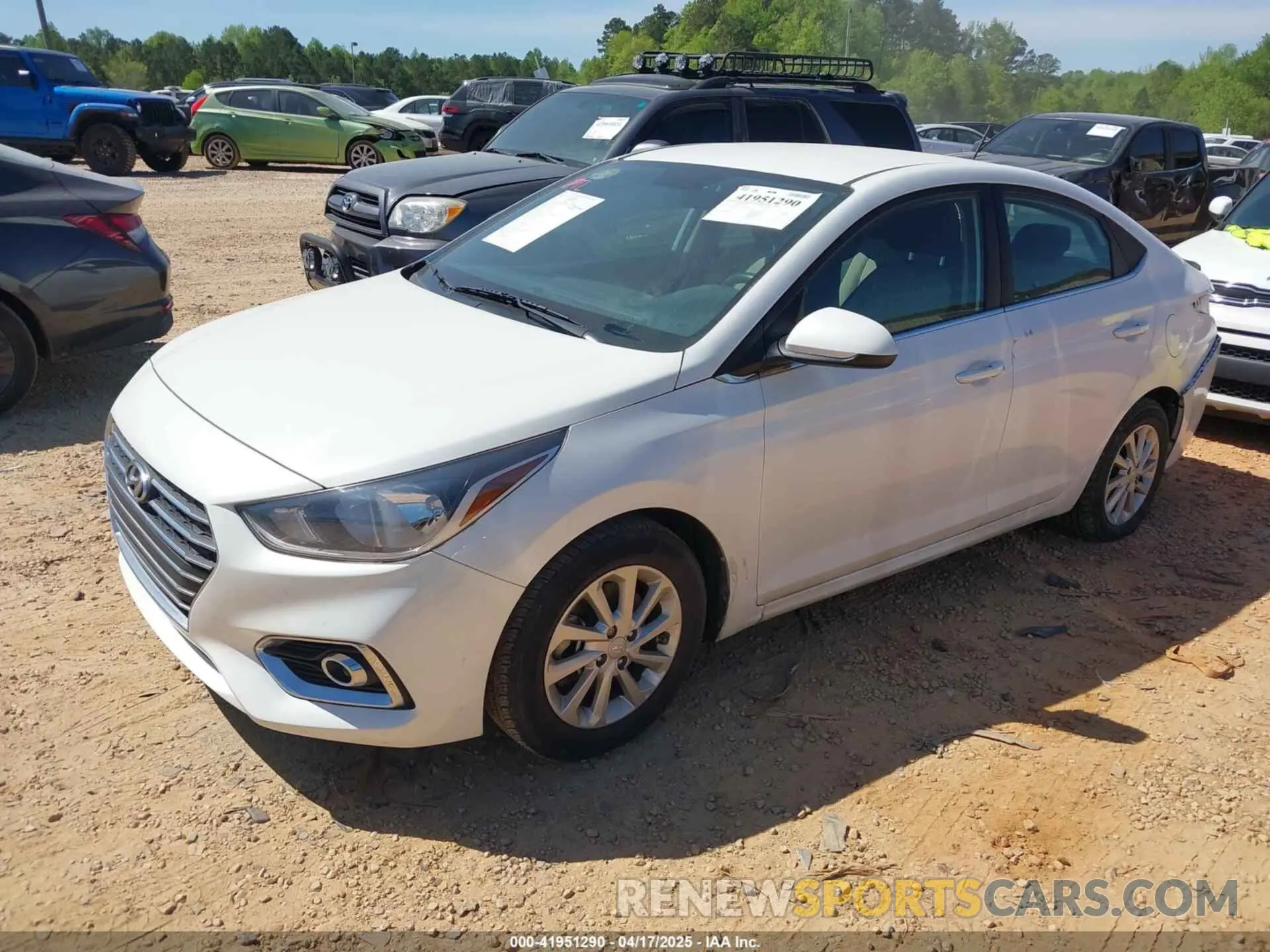 2 Photograph of a damaged car 3KPC24A65ME137479 HYUNDAI ACCENT 2021