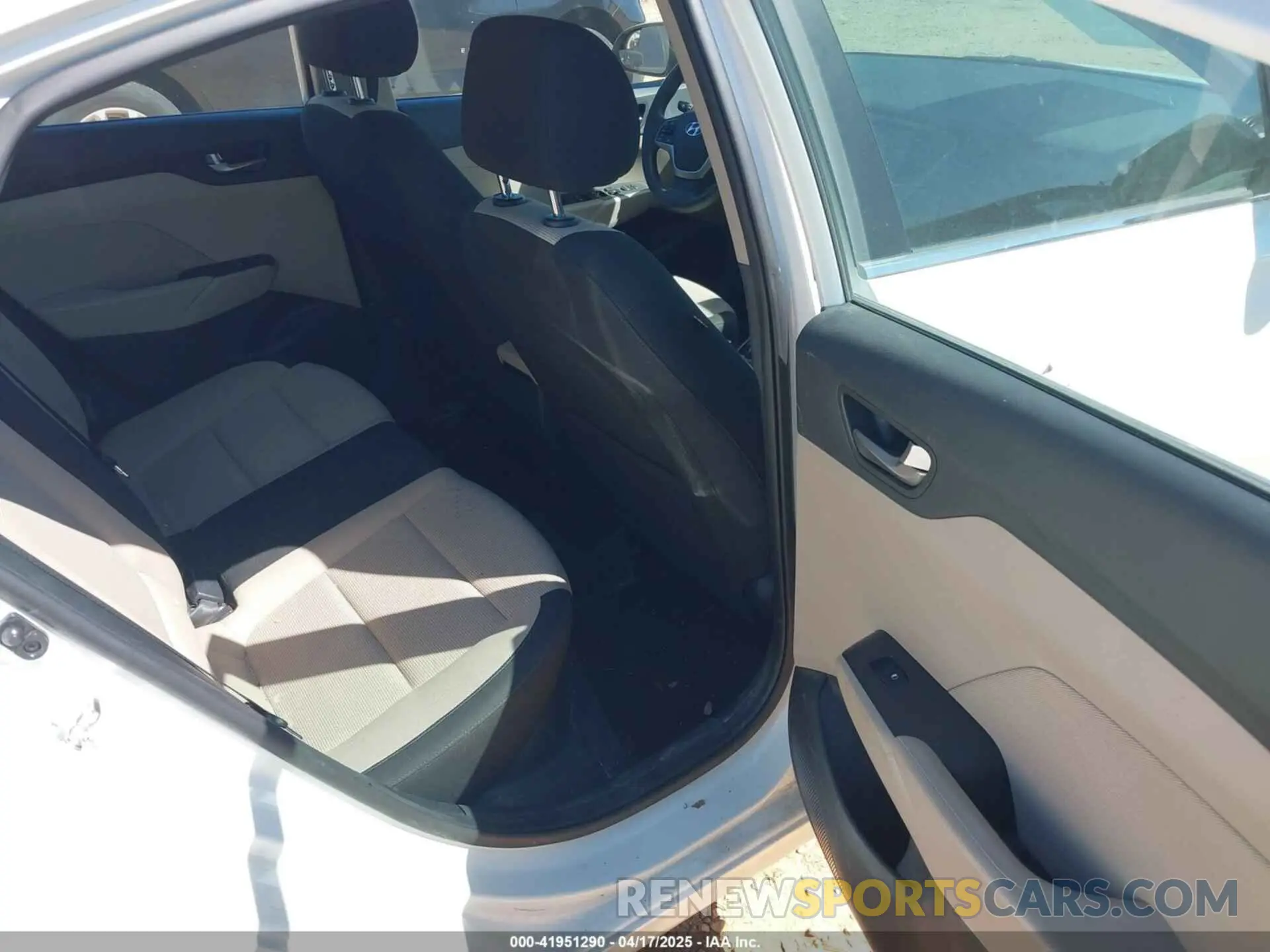 8 Photograph of a damaged car 3KPC24A65ME137479 HYUNDAI ACCENT 2021