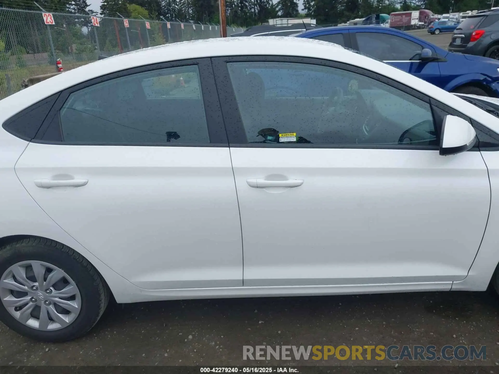 14 Photograph of a damaged car 3KPC24A65ME149552 HYUNDAI ACCENT 2021