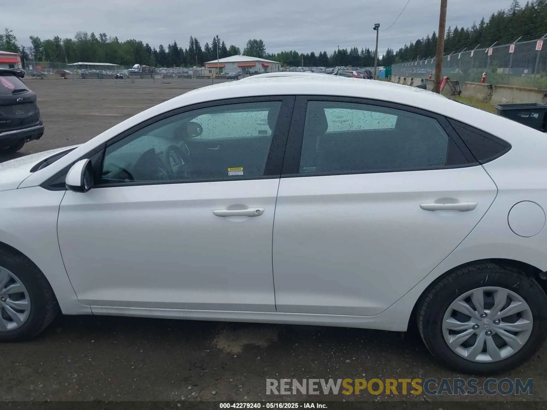 15 Photograph of a damaged car 3KPC24A65ME149552 HYUNDAI ACCENT 2021