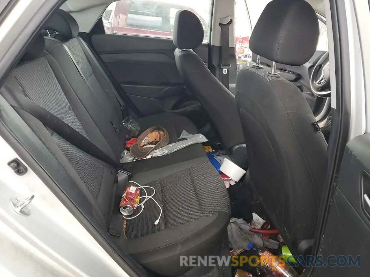 10 Photograph of a damaged car 3KPC24A66ME133988 HYUNDAI ACCENT 2021