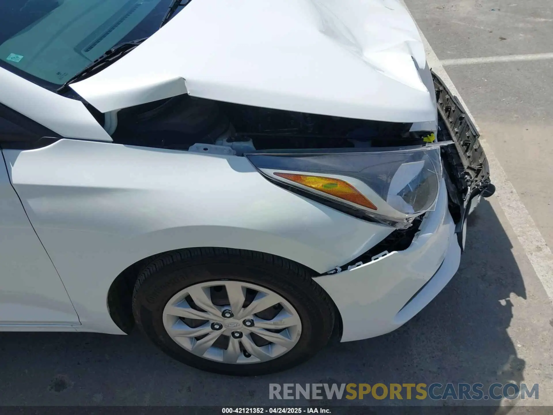 17 Photograph of a damaged car 3KPC24A66ME153125 HYUNDAI ACCENT 2021