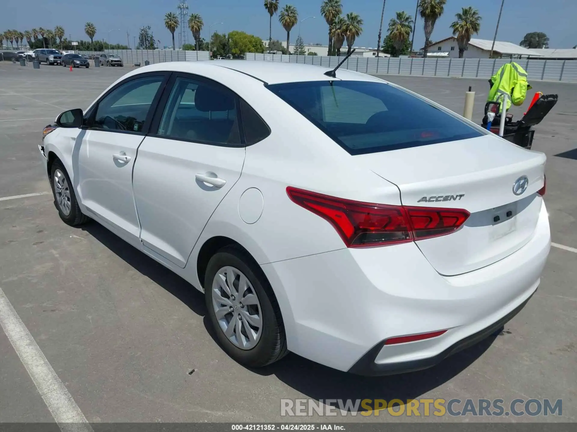 3 Photograph of a damaged car 3KPC24A66ME153125 HYUNDAI ACCENT 2021