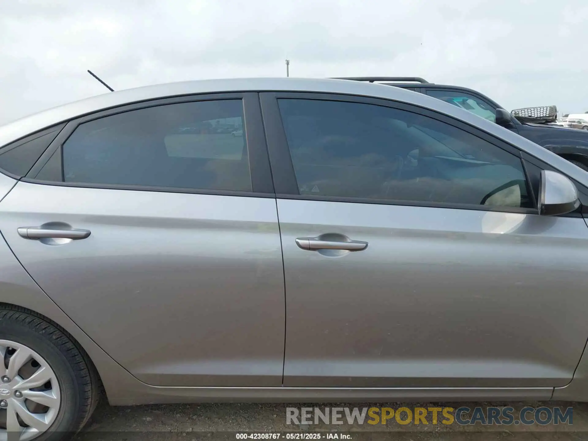 13 Photograph of a damaged car 3KPC24A67ME144353 HYUNDAI ACCENT 2021