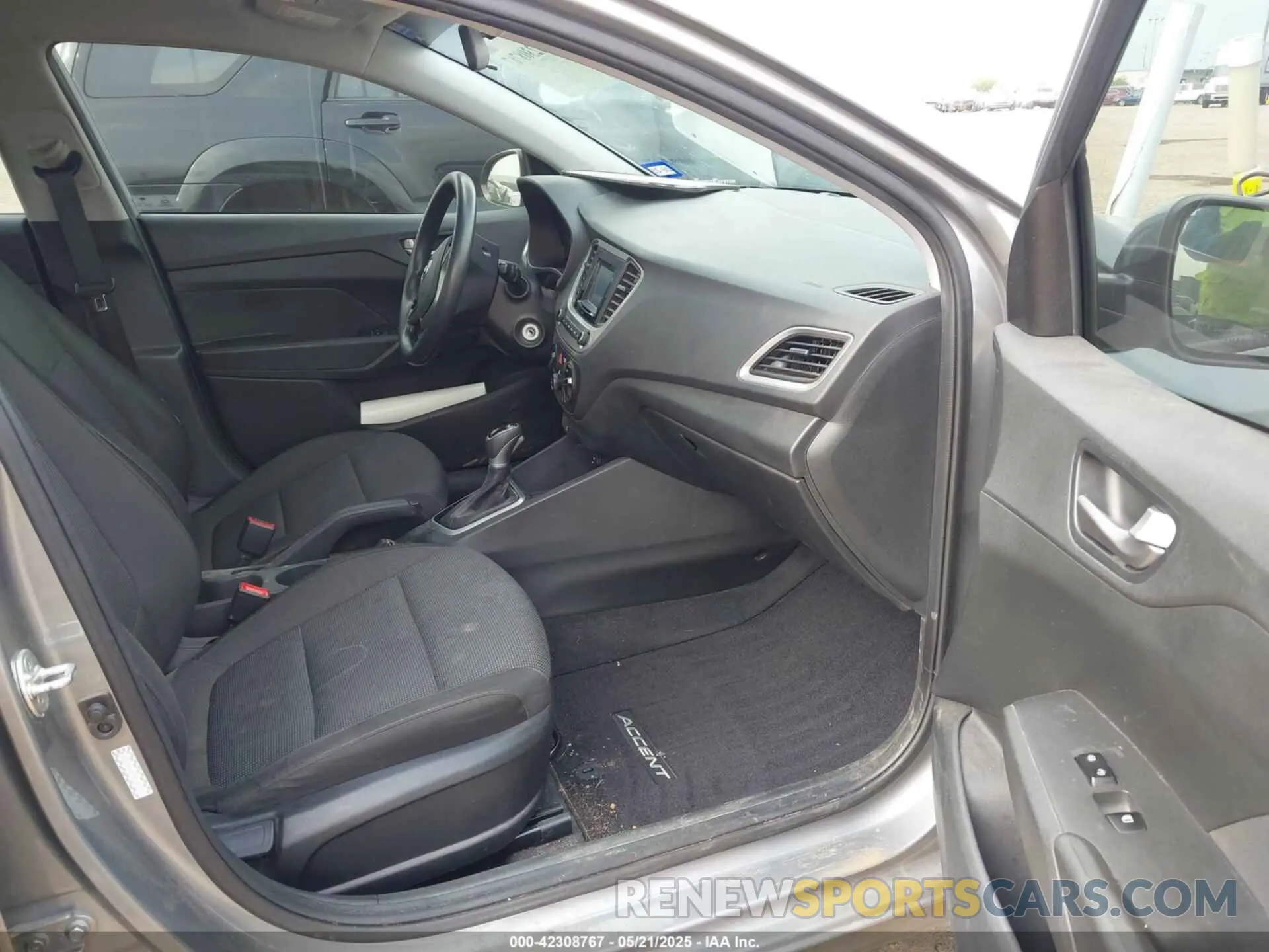 5 Photograph of a damaged car 3KPC24A67ME144353 HYUNDAI ACCENT 2021