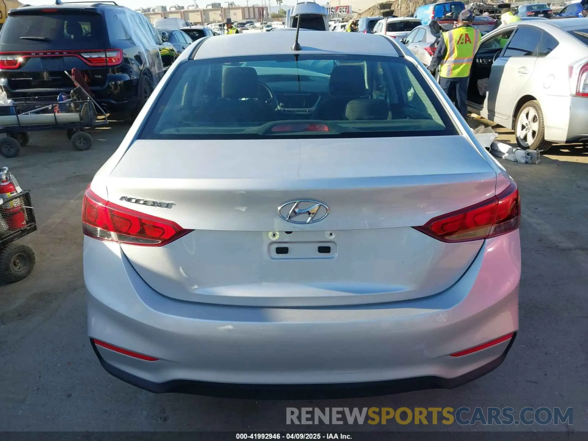16 Photograph of a damaged car 3KPC24A67ME147172 HYUNDAI ACCENT 2021