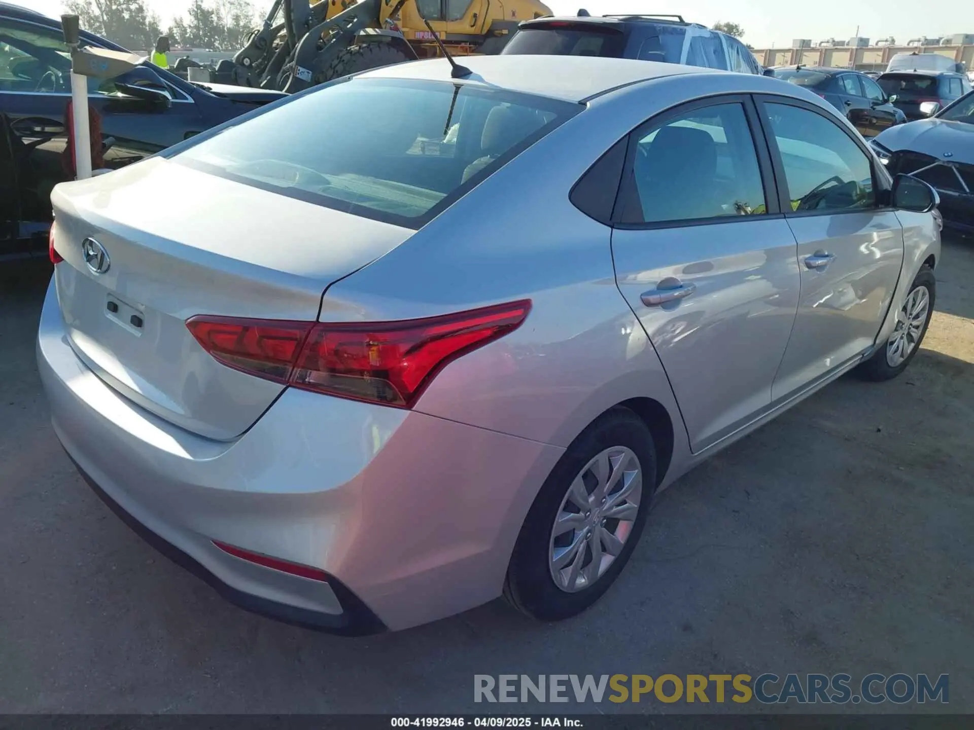 4 Photograph of a damaged car 3KPC24A67ME147172 HYUNDAI ACCENT 2021