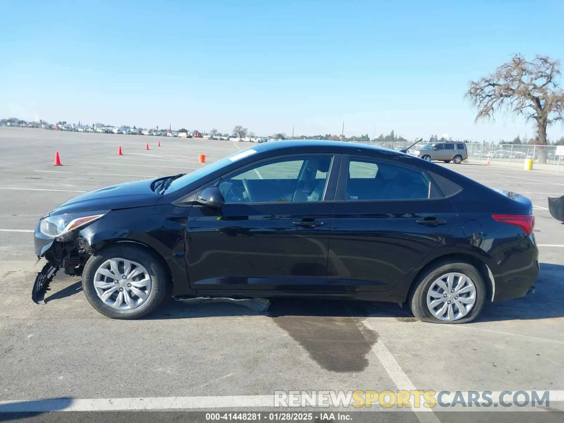 14 Photograph of a damaged car 3KPC24A67ME148693 HYUNDAI ACCENT 2021