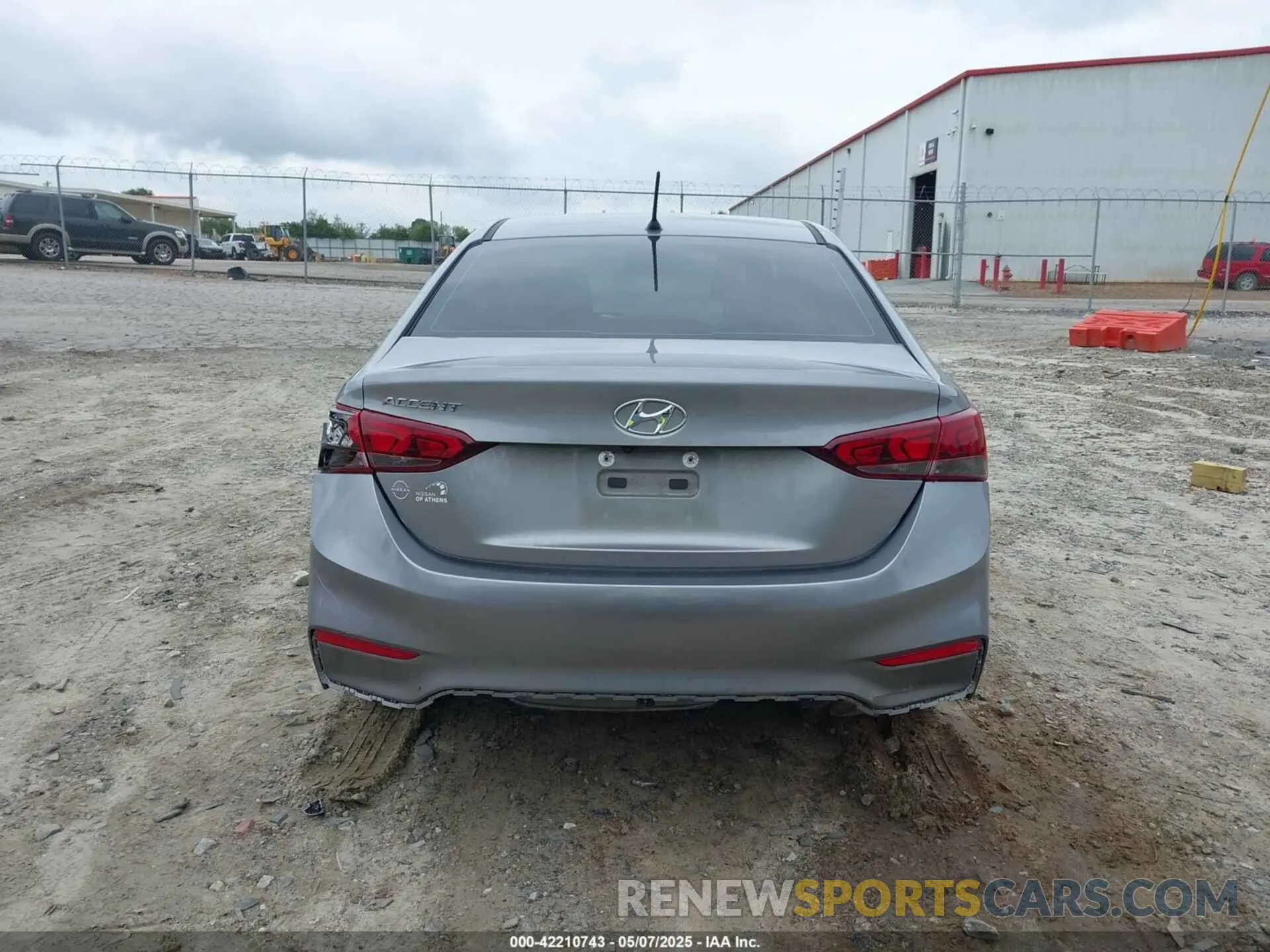 17 Photograph of a damaged car 3KPC24A68ME133443 HYUNDAI ACCENT 2021