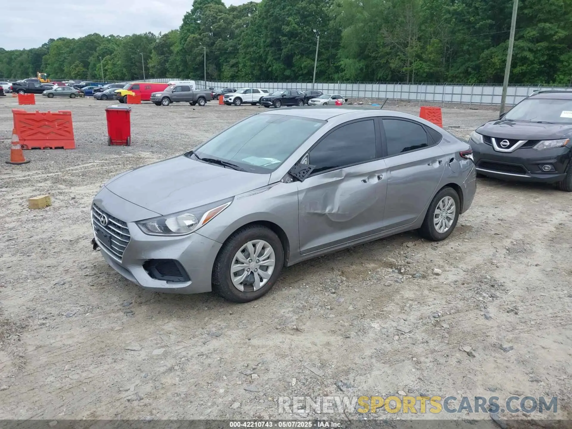 2 Photograph of a damaged car 3KPC24A68ME133443 HYUNDAI ACCENT 2021