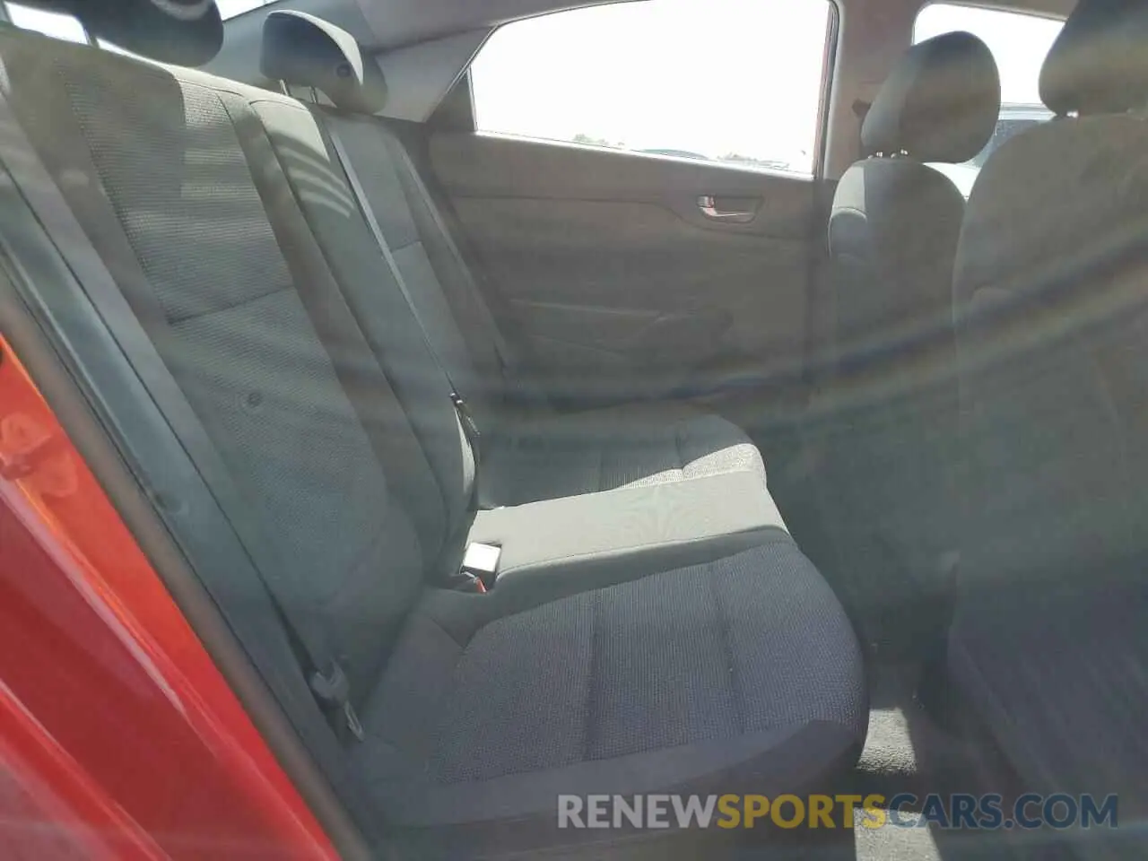 10 Photograph of a damaged car 3KPC24A68ME147066 HYUNDAI ACCENT 2021