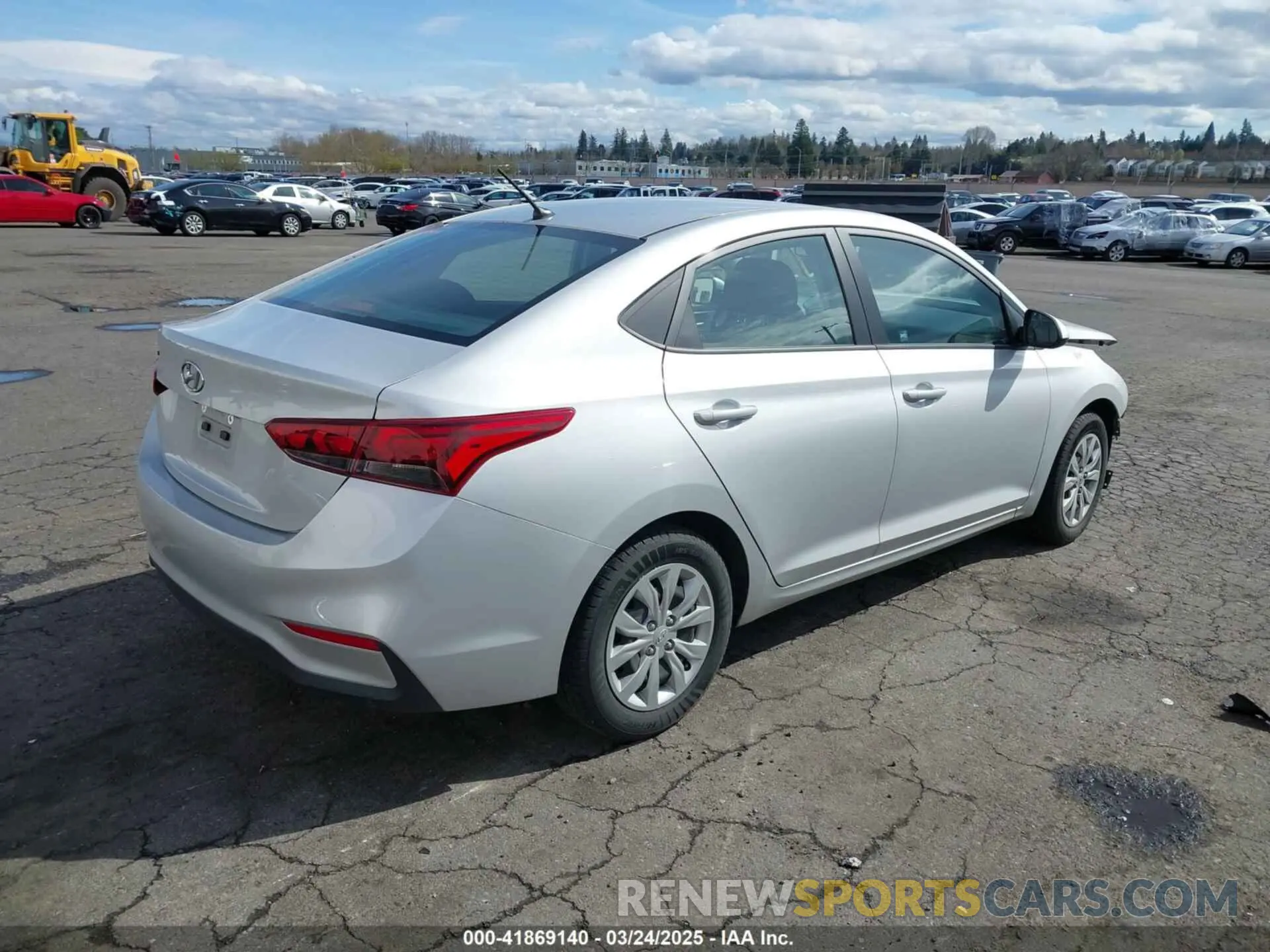 4 Photograph of a damaged car 3KPC24A68ME149058 HYUNDAI ACCENT 2021