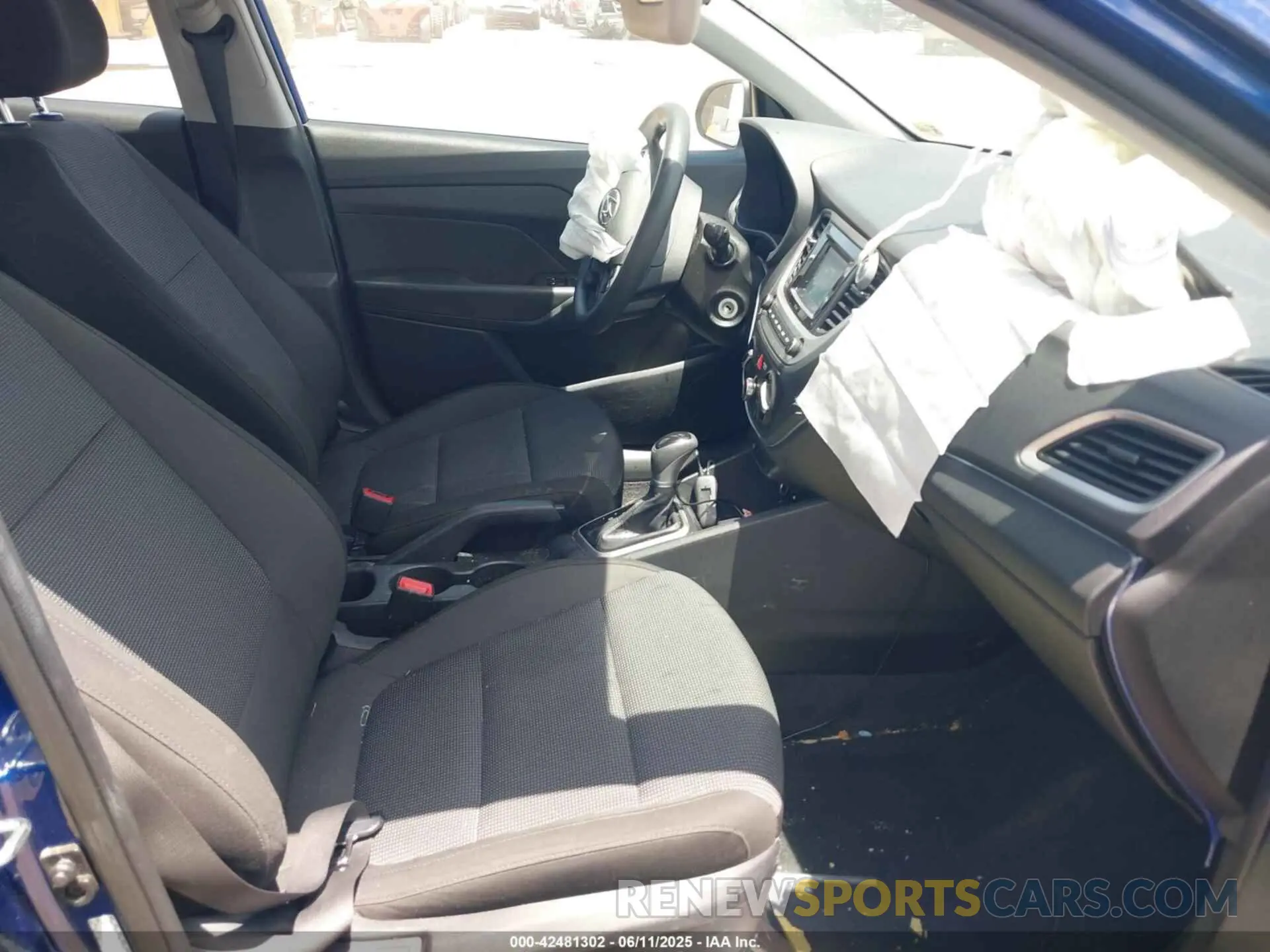 5 Photograph of a damaged car 3KPC24A68ME150596 HYUNDAI ACCENT 2021