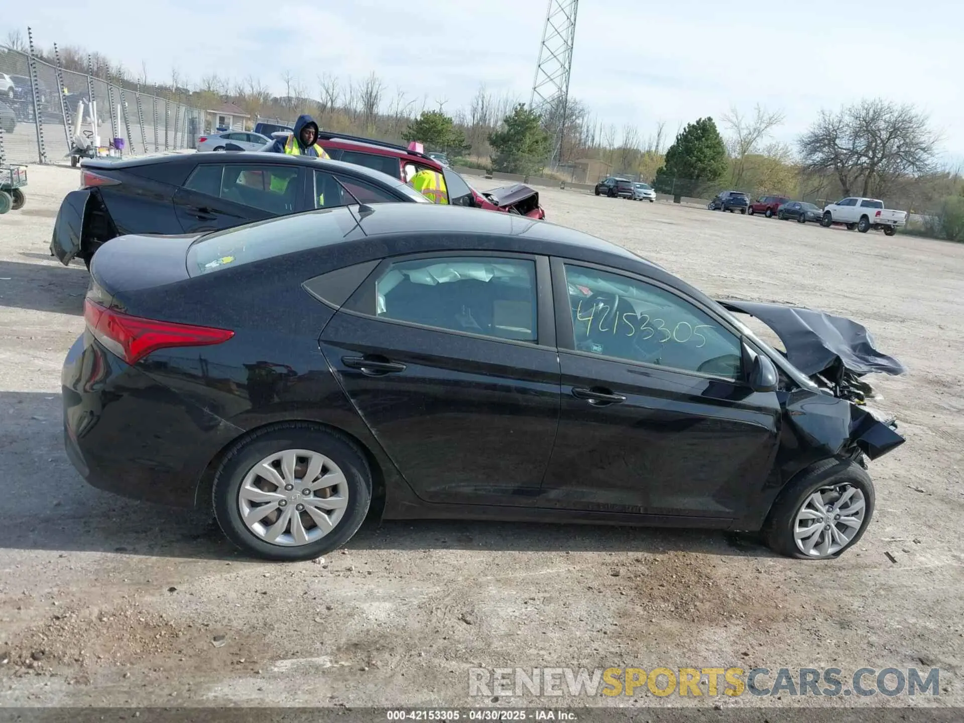 14 Photograph of a damaged car 3KPC24A69ME135802 HYUNDAI ACCENT 2021