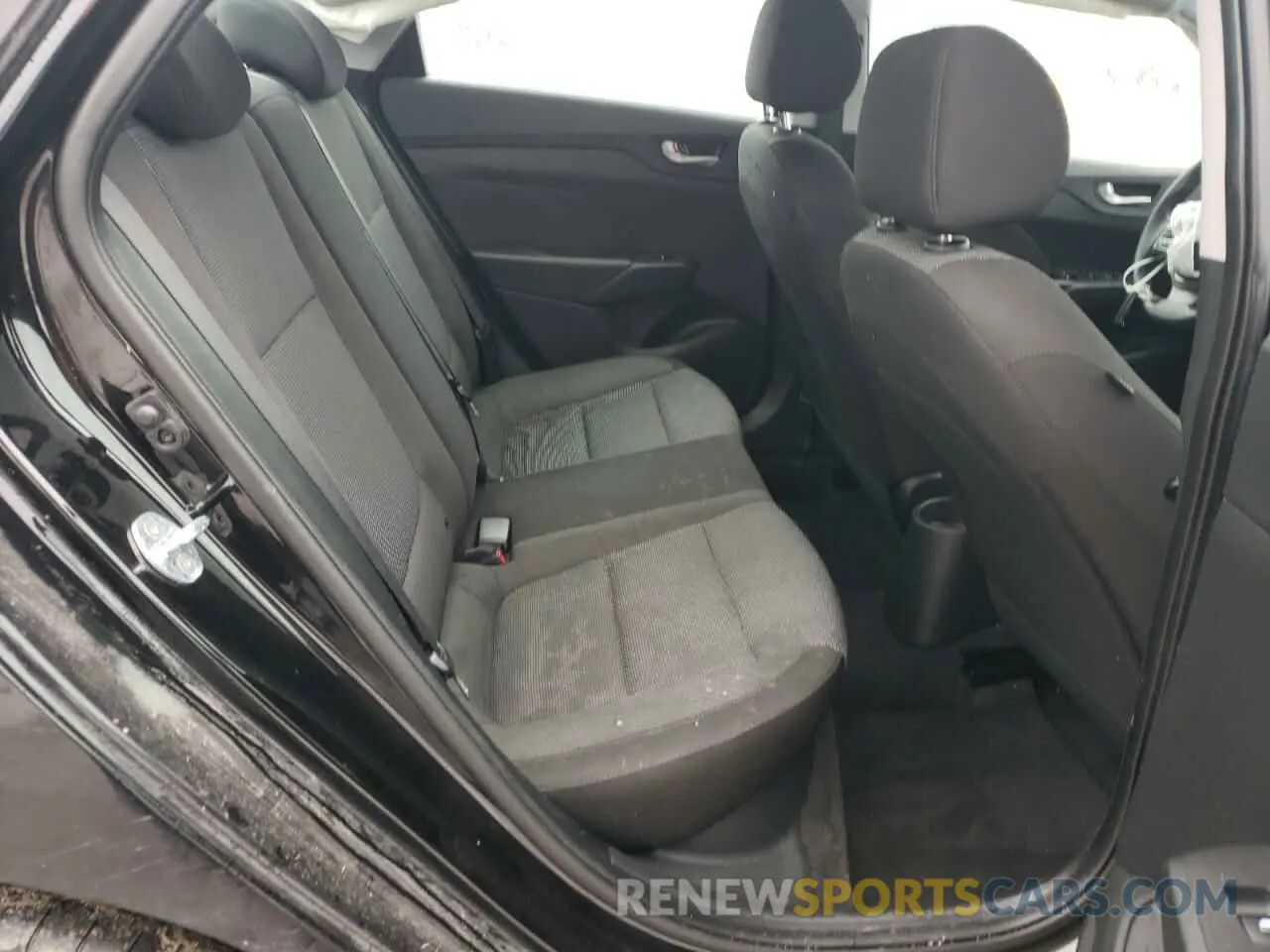 10 Photograph of a damaged car 3KPC24A69ME140739 HYUNDAI ACCENT 2021