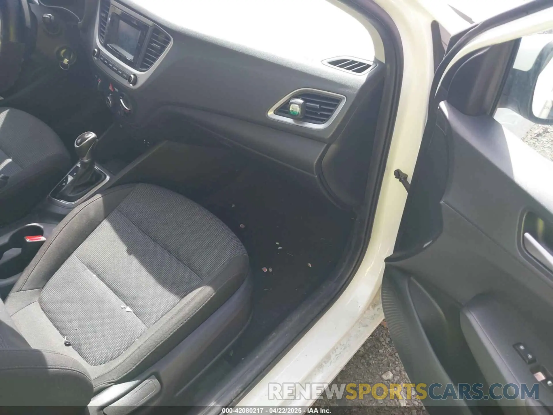 5 Photograph of a damaged car 3KPC24A6XME131256 HYUNDAI ACCENT 2021