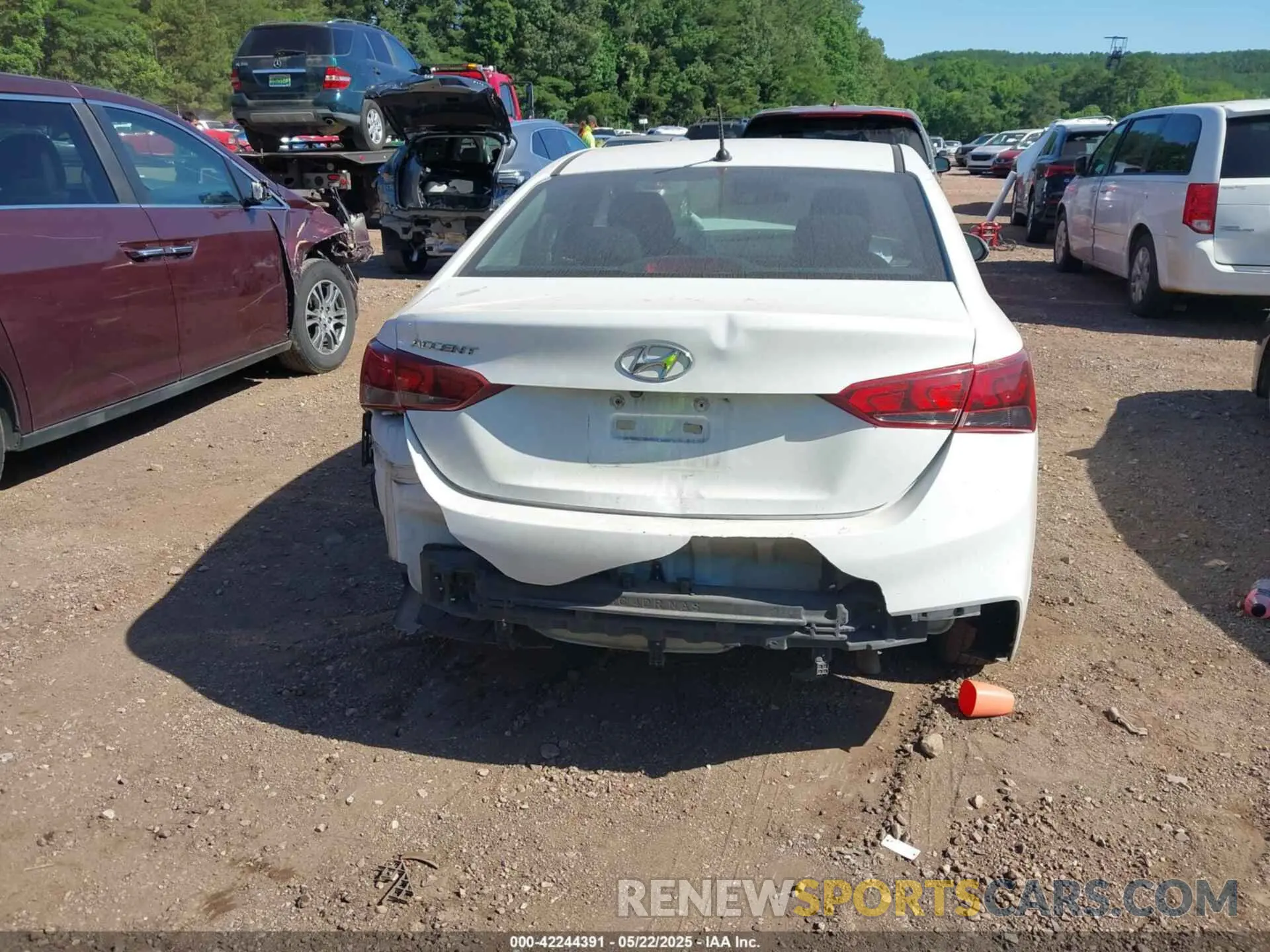 17 Photograph of a damaged car 3KPC24A6XME132648 HYUNDAI ACCENT 2021