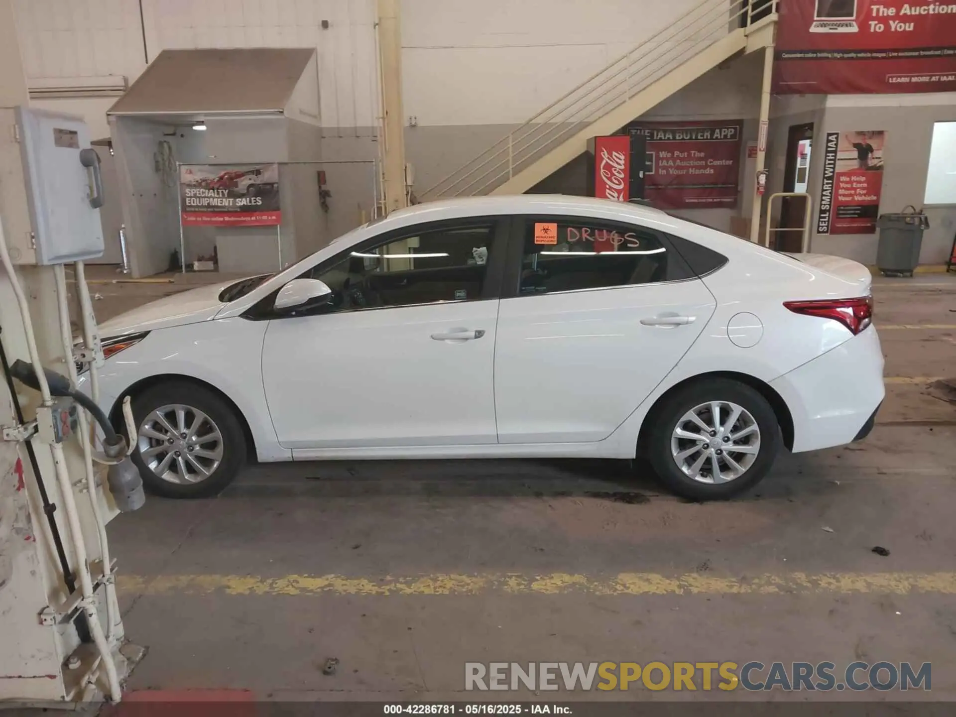 14 Photograph of a damaged car 3KPC24A6XME138028 HYUNDAI ACCENT 2021