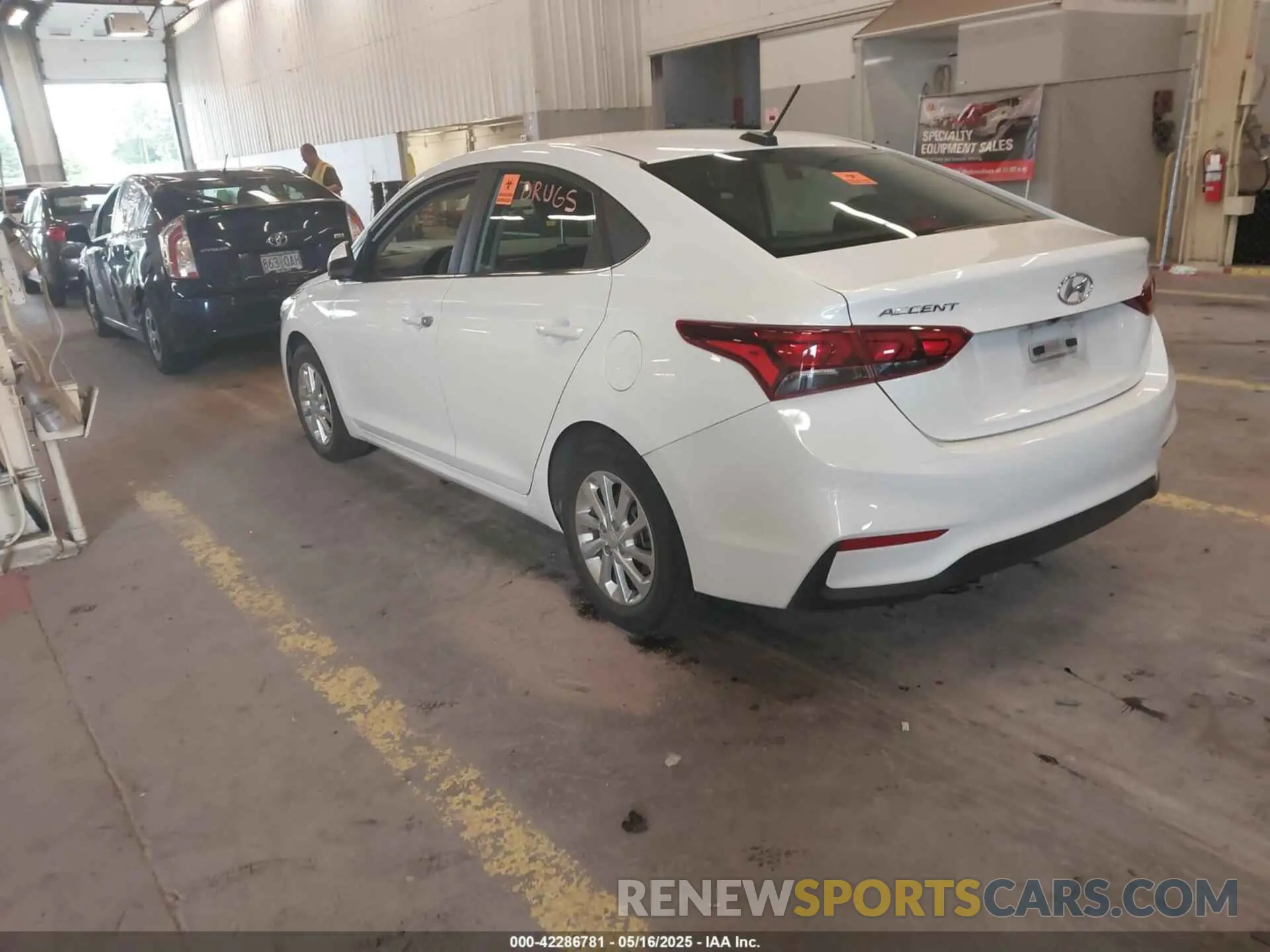 3 Photograph of a damaged car 3KPC24A6XME138028 HYUNDAI ACCENT 2021