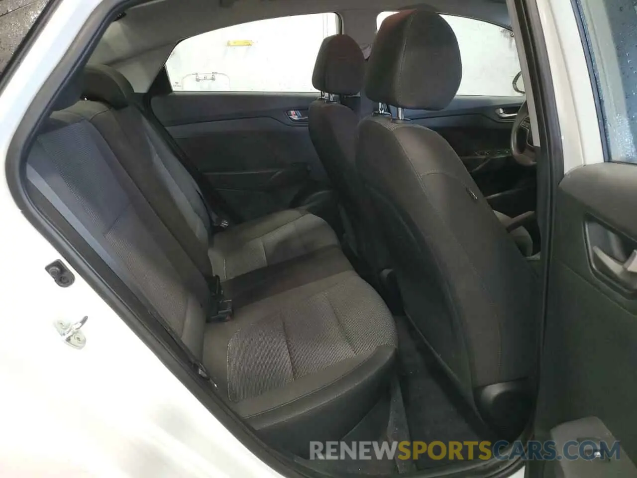 10 Photograph of a damaged car 3KPC24A6XME139180 HYUNDAI ACCENT 2021