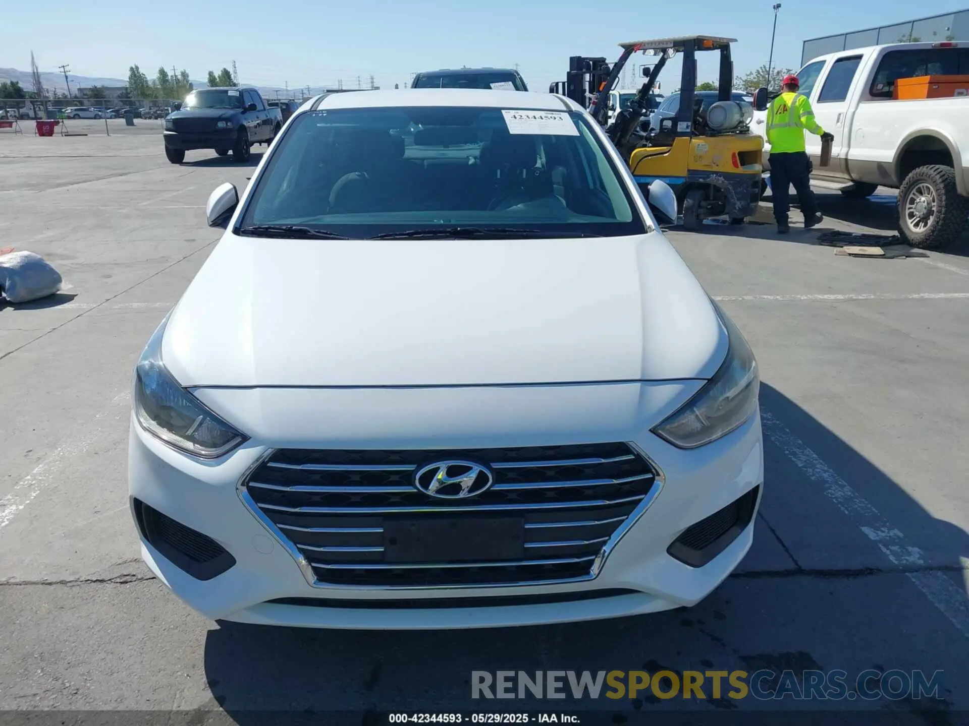 12 Photograph of a damaged car 3KPC24A6XME153337 HYUNDAI ACCENT 2021
