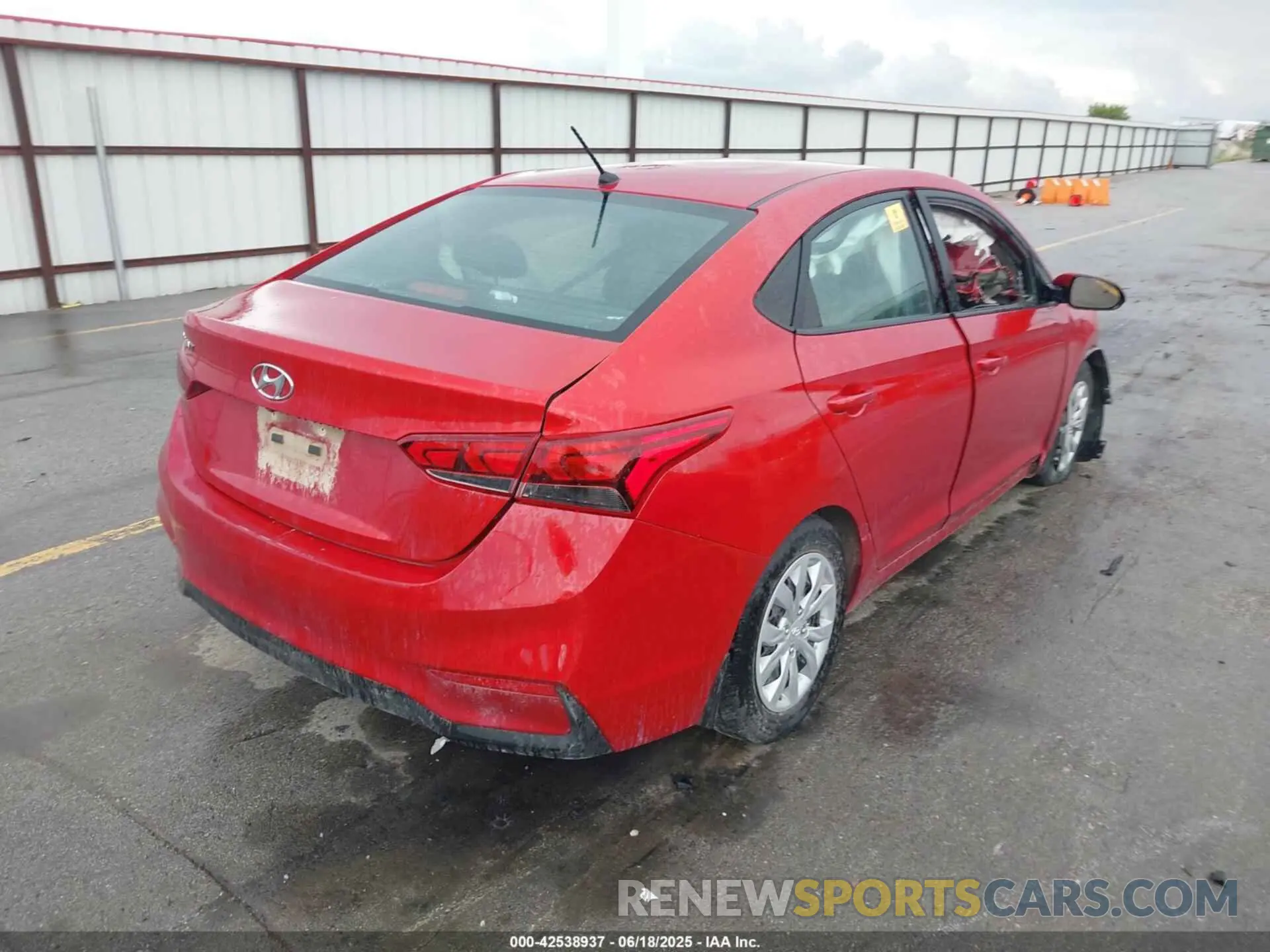 4 Photograph of a damaged car 3KPC24A60NE159276 HYUNDAI ACCENT 2022